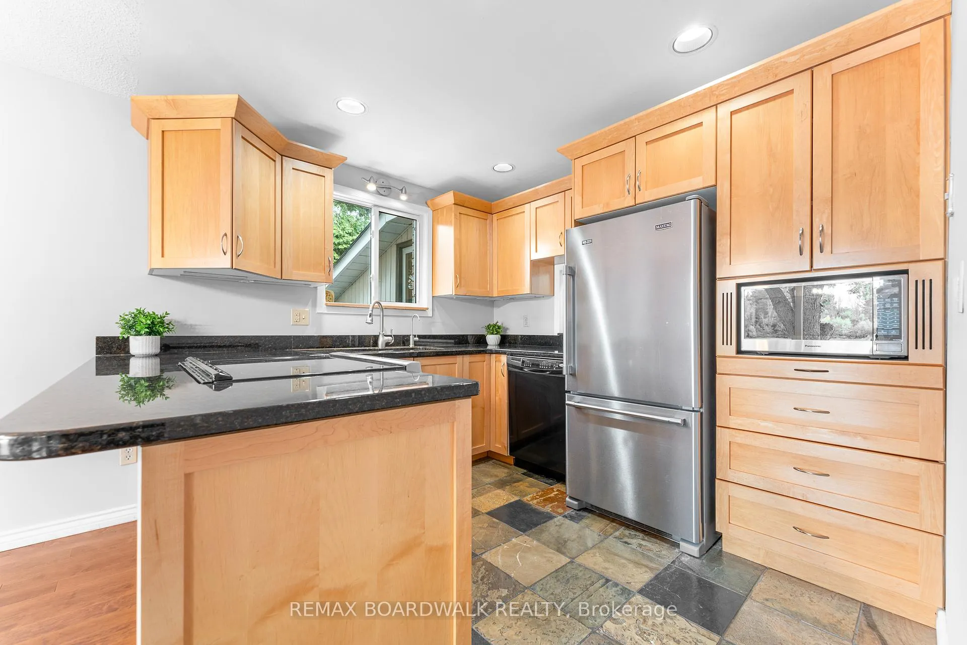 Photo 15 of 1278 Bayview Drive, Ottawa, Constance Bay — HOMEH