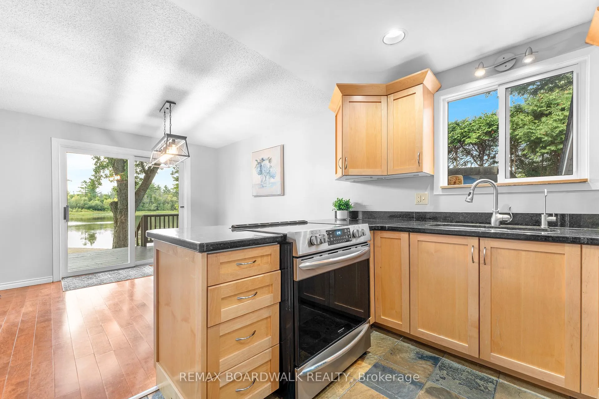 Photo 16 of 1278 Bayview Drive, Ottawa, Constance Bay — HOMEH