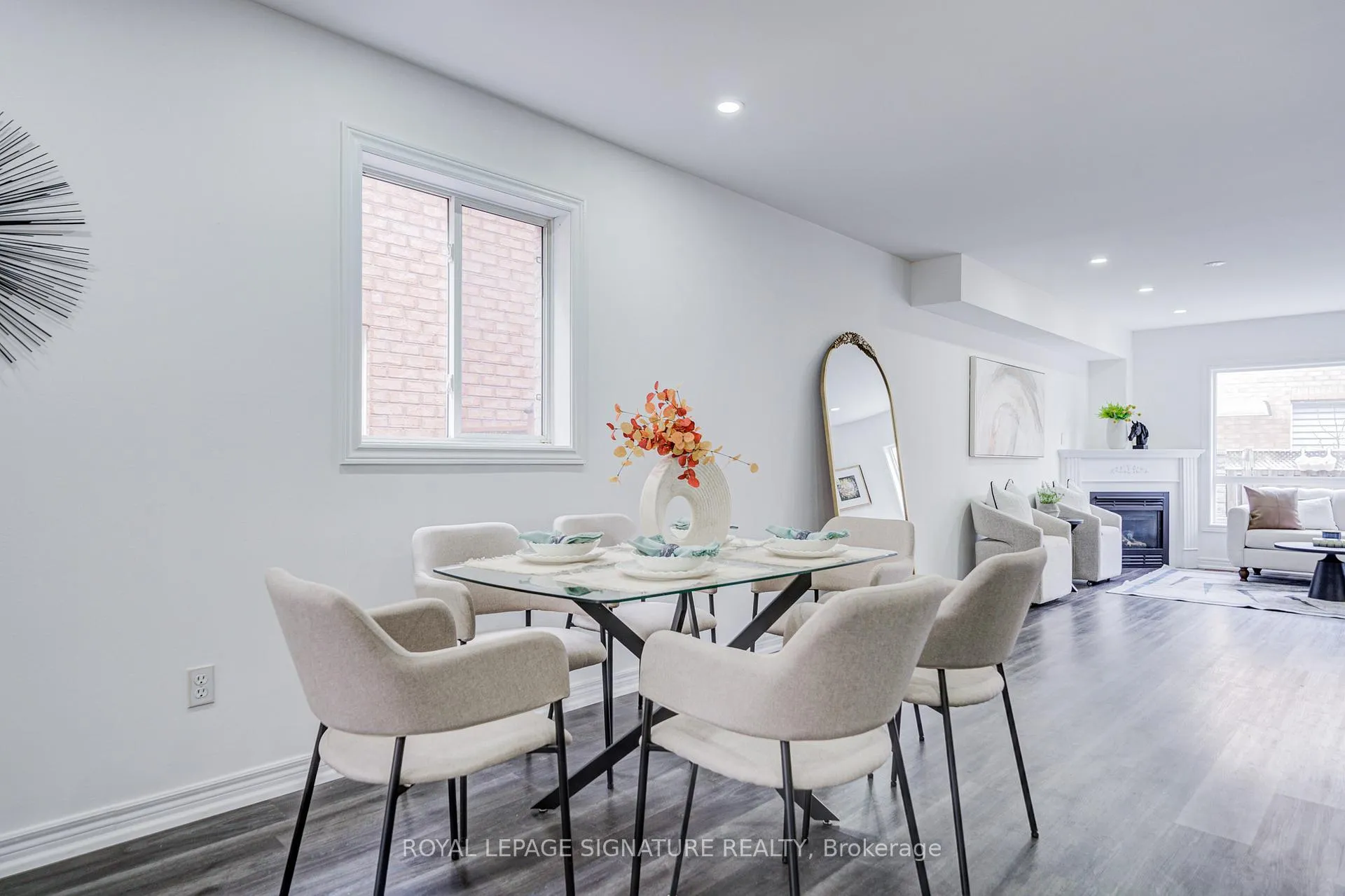 Photo 5 of 76 Derrywood Drive, Vaughan, Patterson — HOMEH