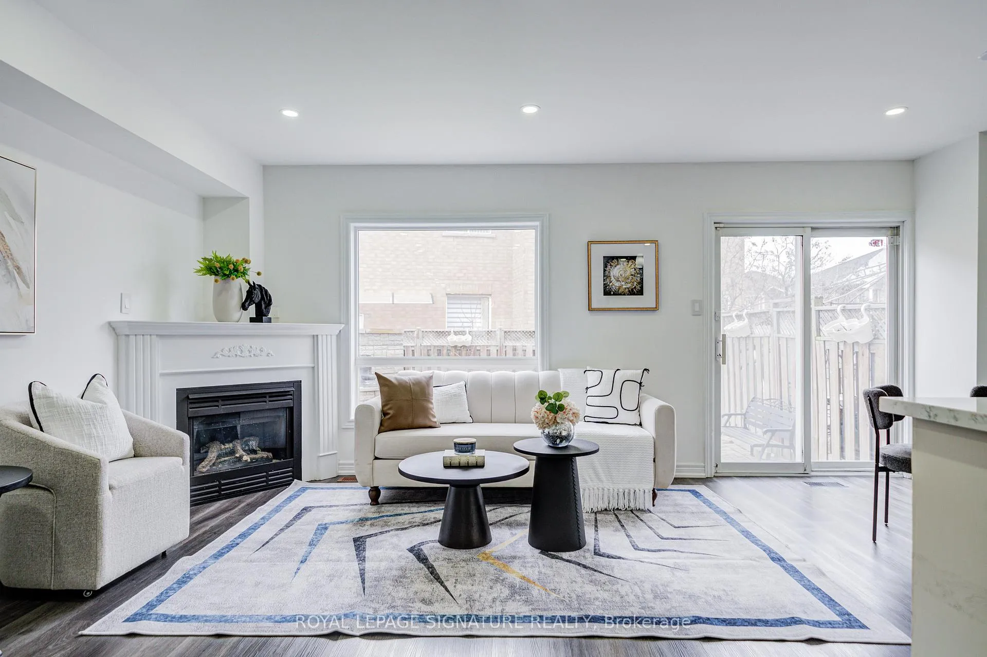Photo 10 of 76 Derrywood Drive, Vaughan, Patterson — HOMEH