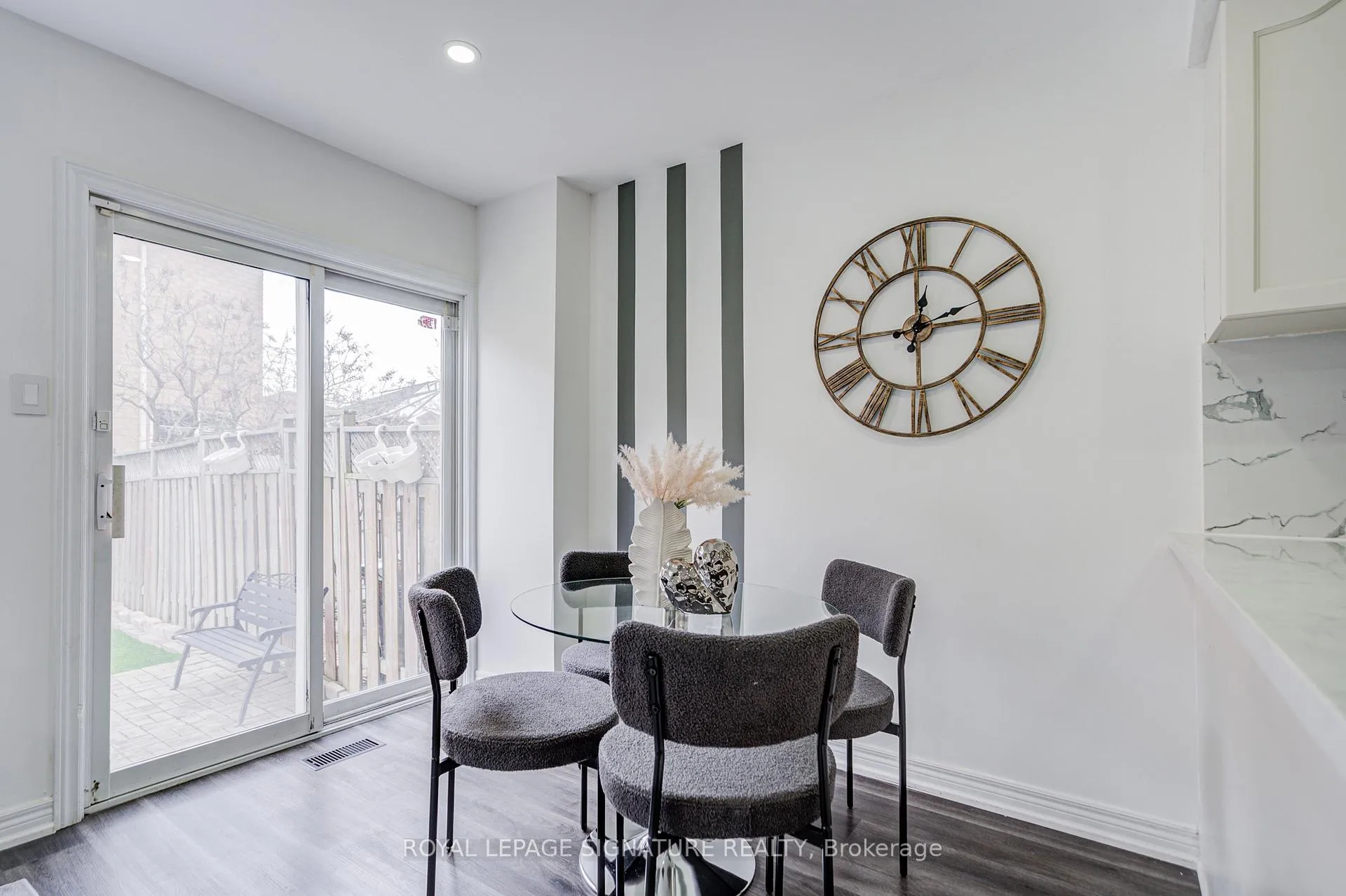 Photo 18 of 76 Derrywood Drive, Vaughan, Patterson — HOMEH