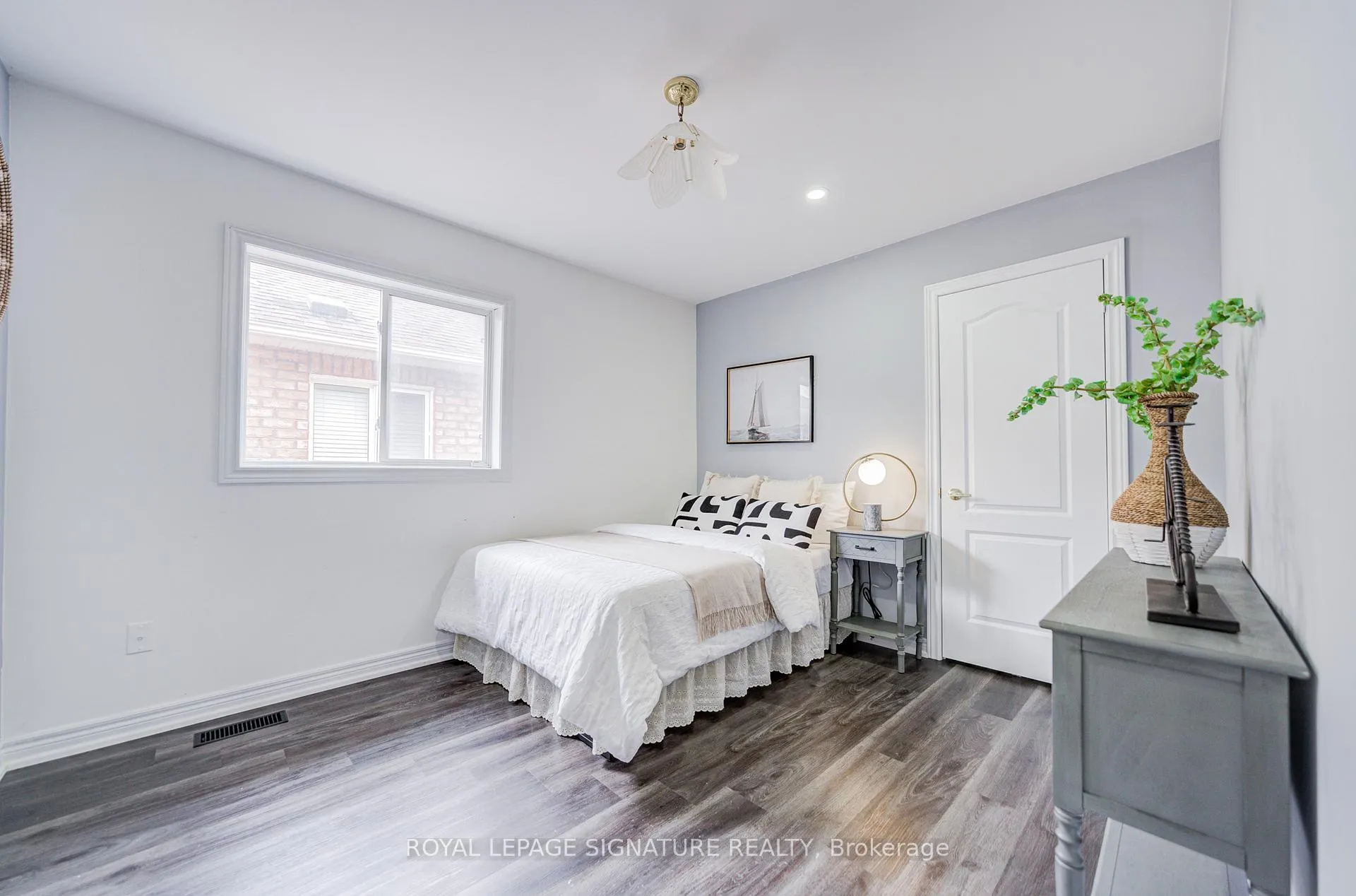 Photo 35 of 76 Derrywood Drive, Vaughan, Patterson — HOMEH