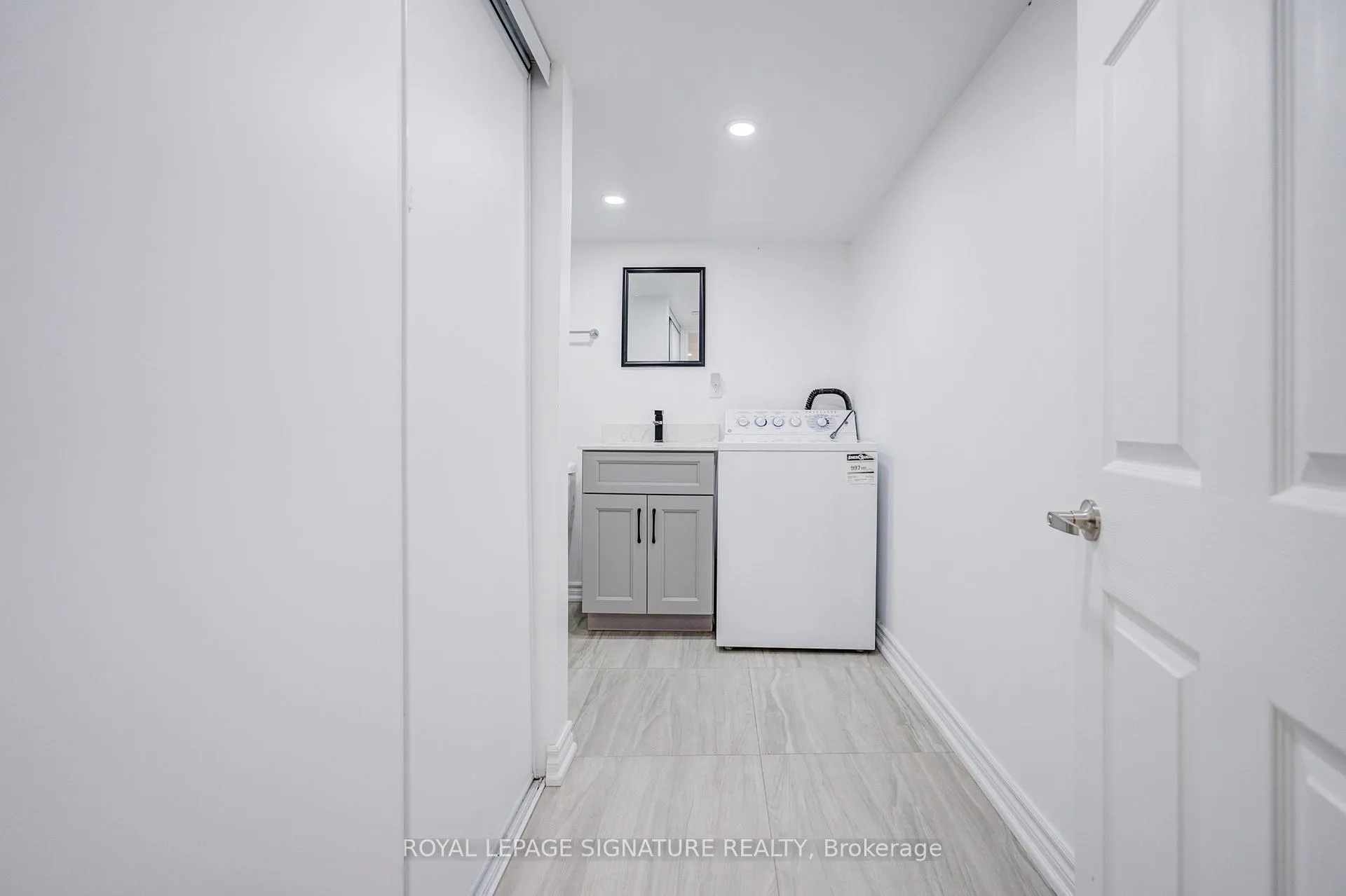 Photo 47 of 76 Derrywood Drive, Vaughan, Patterson — HOMEH