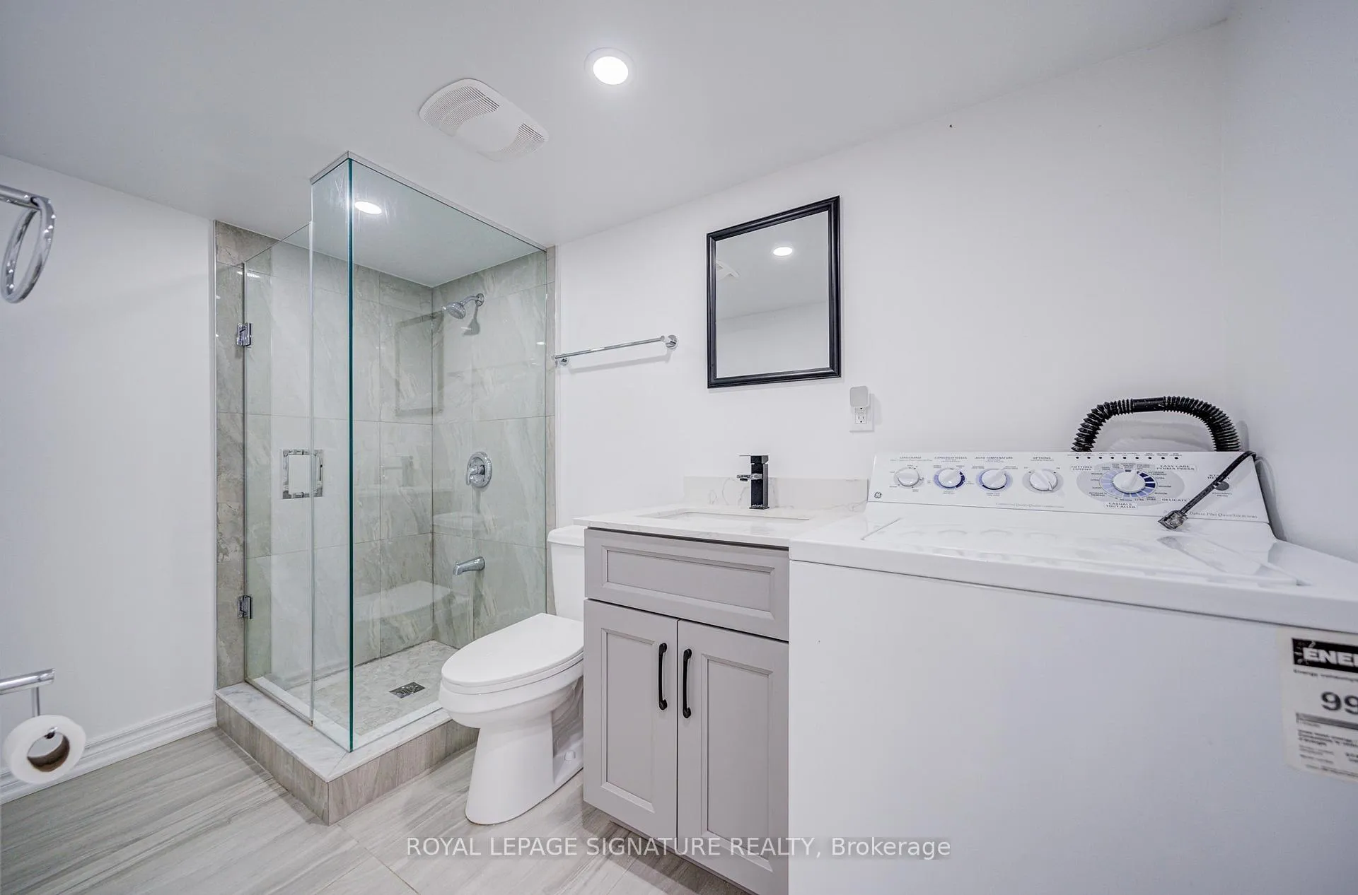 Photo 48 of 76 Derrywood Drive, Vaughan, Patterson — HOMEH