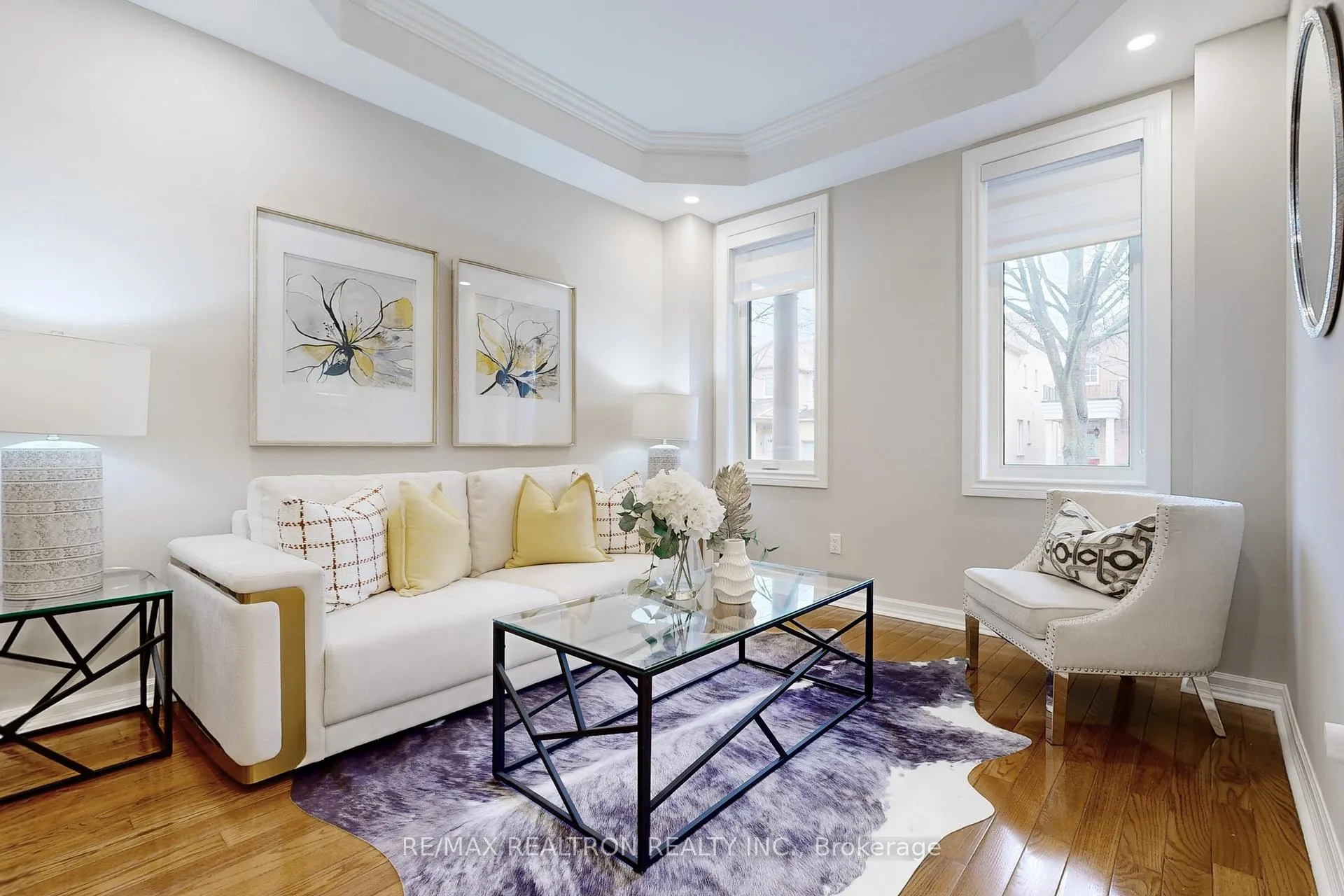 Photo 3 of 116 Southbrook Crescent, Markham, Cachet — HOMEH