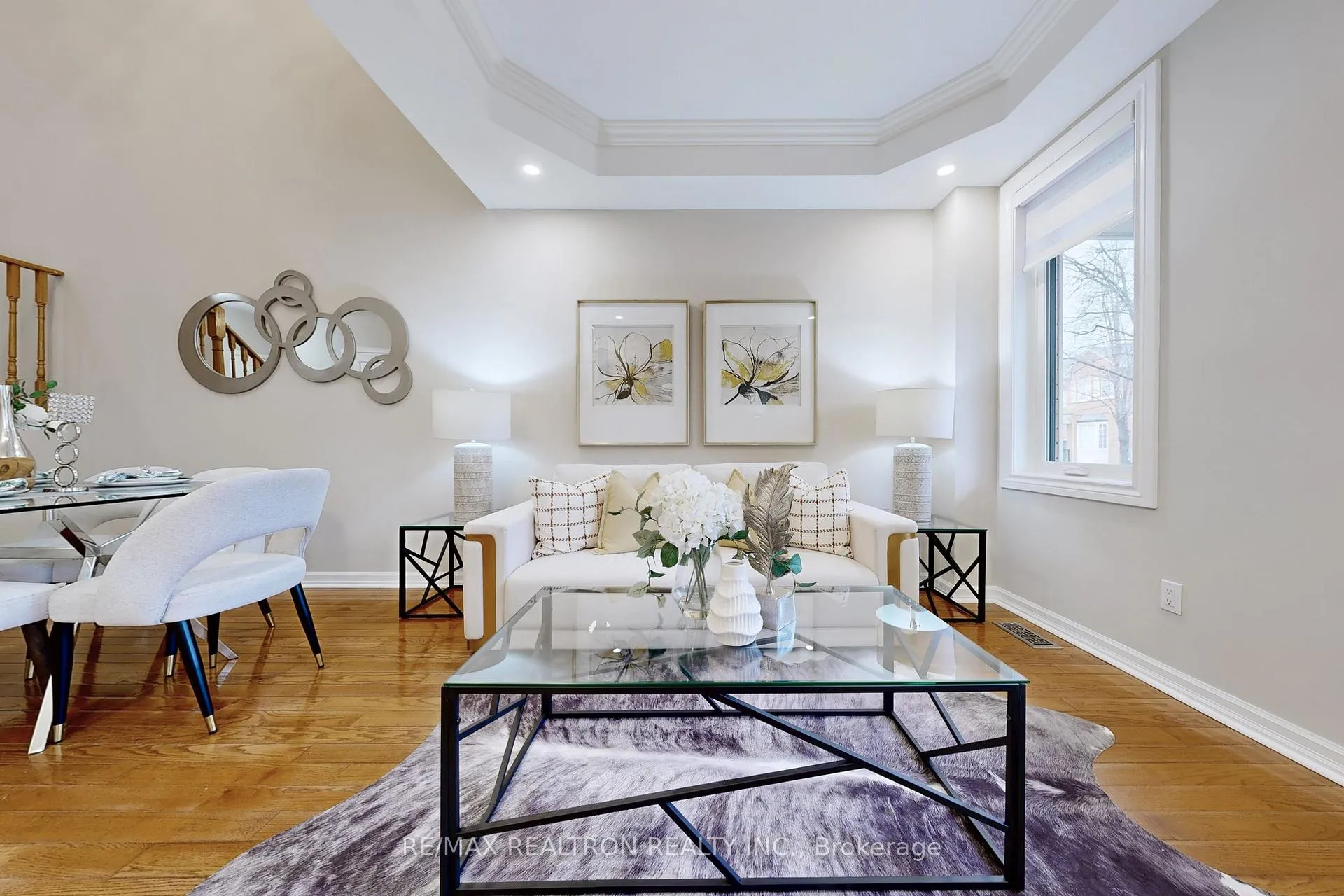 Photo 4 of 116 Southbrook Crescent, Markham, Cachet — HOMEH