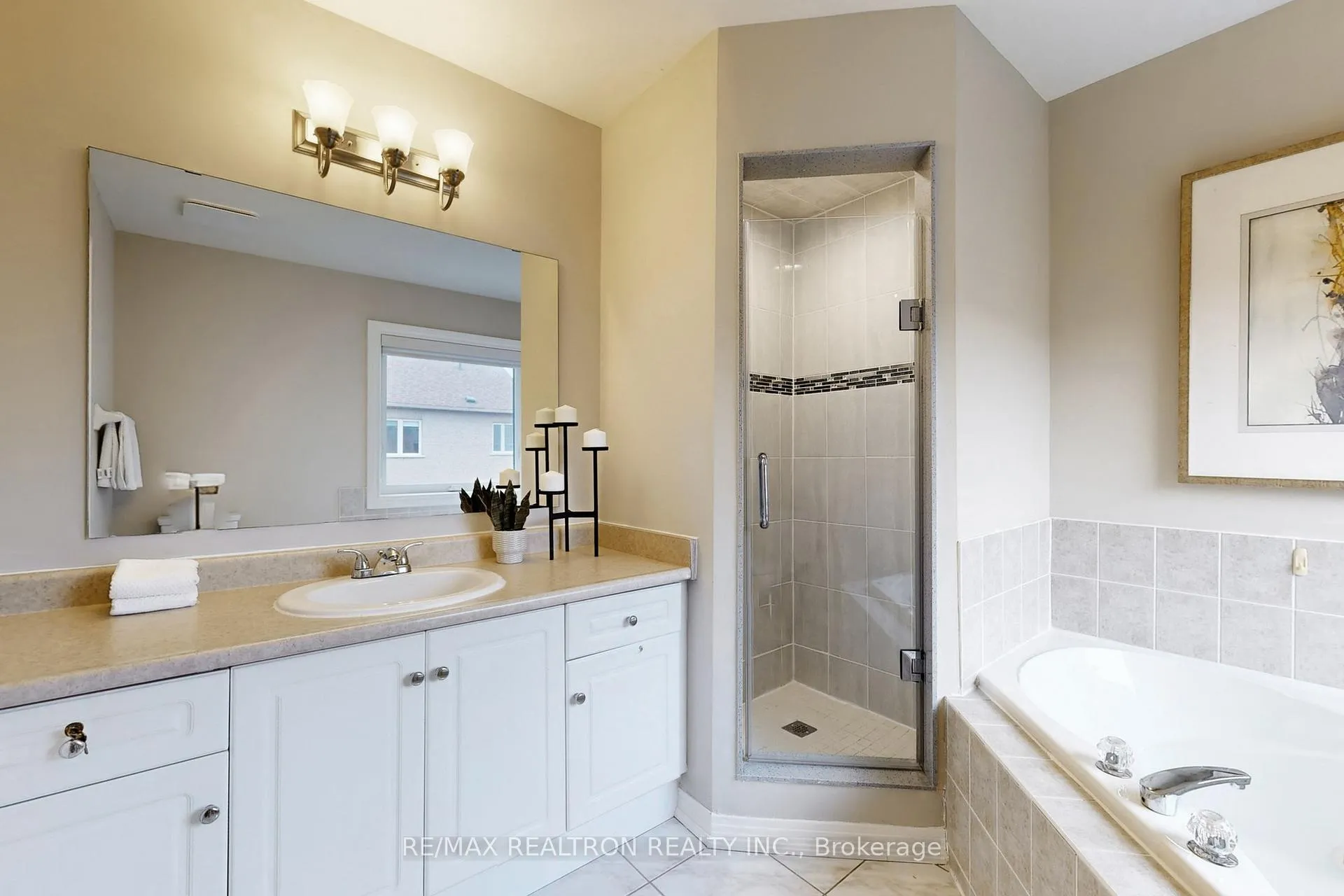 Photo 25 of 116 Southbrook Crescent, Markham, Cachet — HOMEH