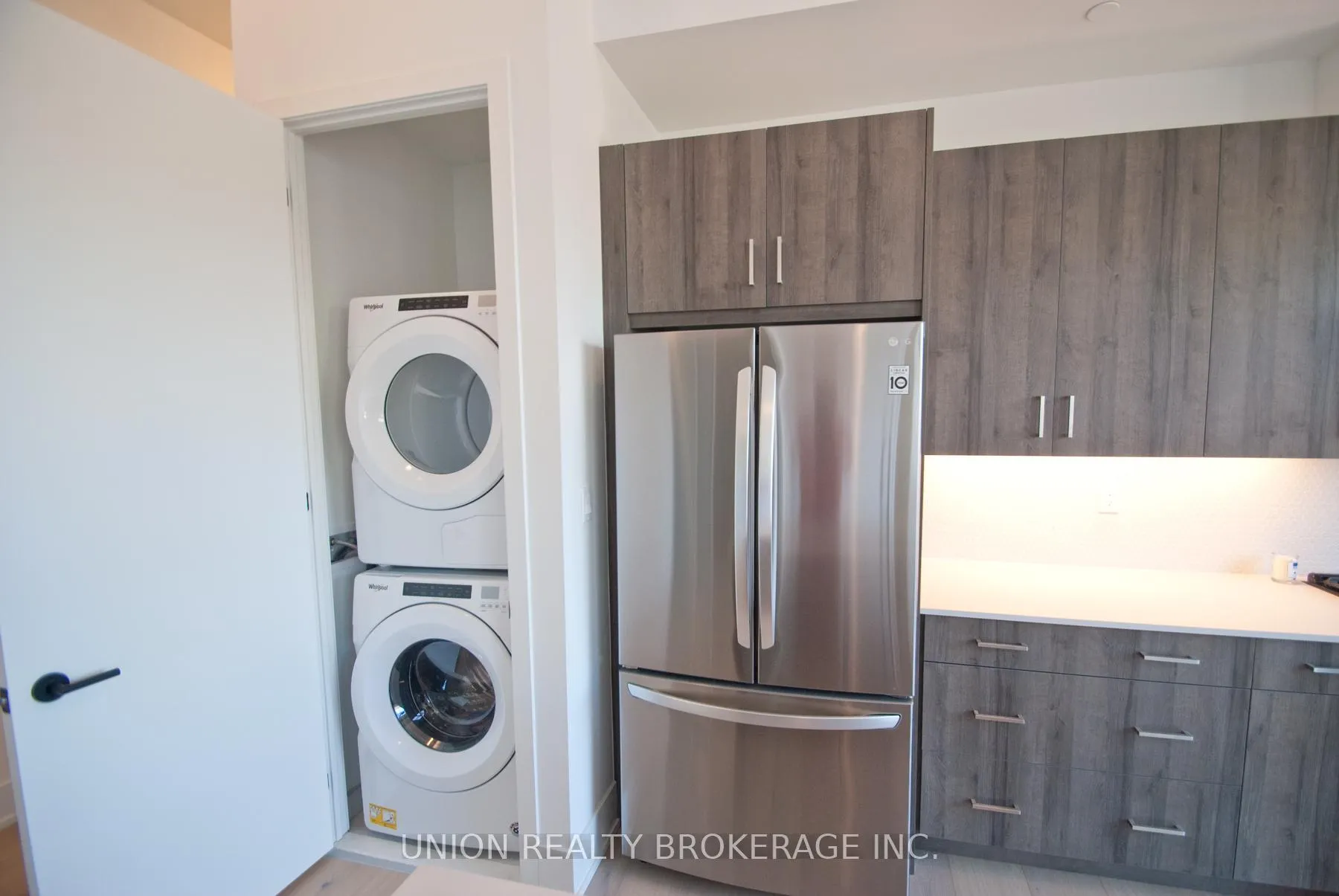Photo 7 of Unit 305, 14 Dewhurst Boulevard, Toronto, Danforth — HOMEH