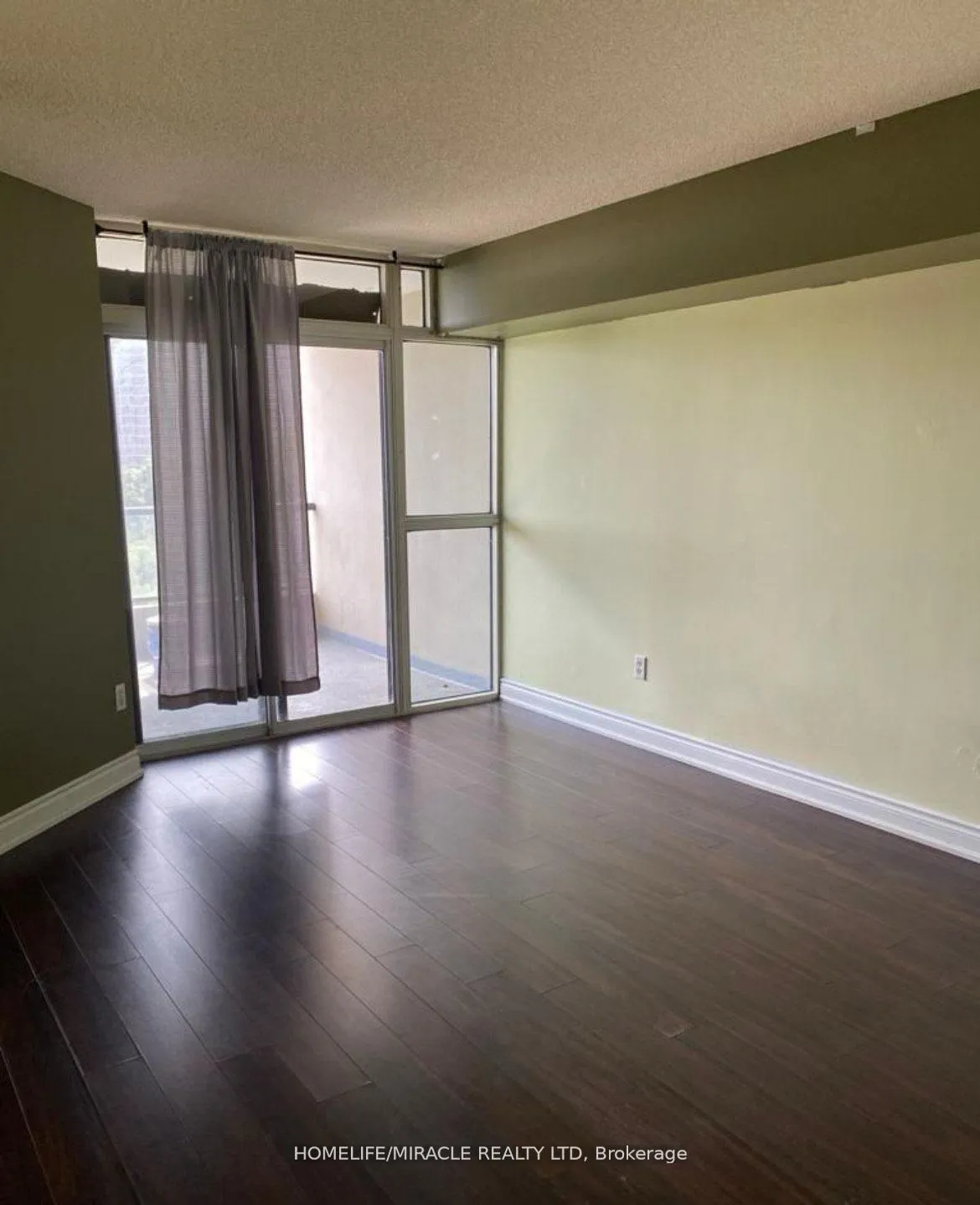 Photo 4 of Unit 708, 5 Rowntree Road, Etobicoke, Mount Olive-Silverstone-Jamestown — HOMEH