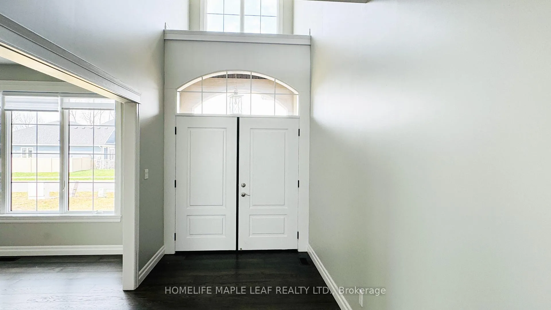 Photo 3 of 310 Blake Avenue, Lakeshore — HOMEH