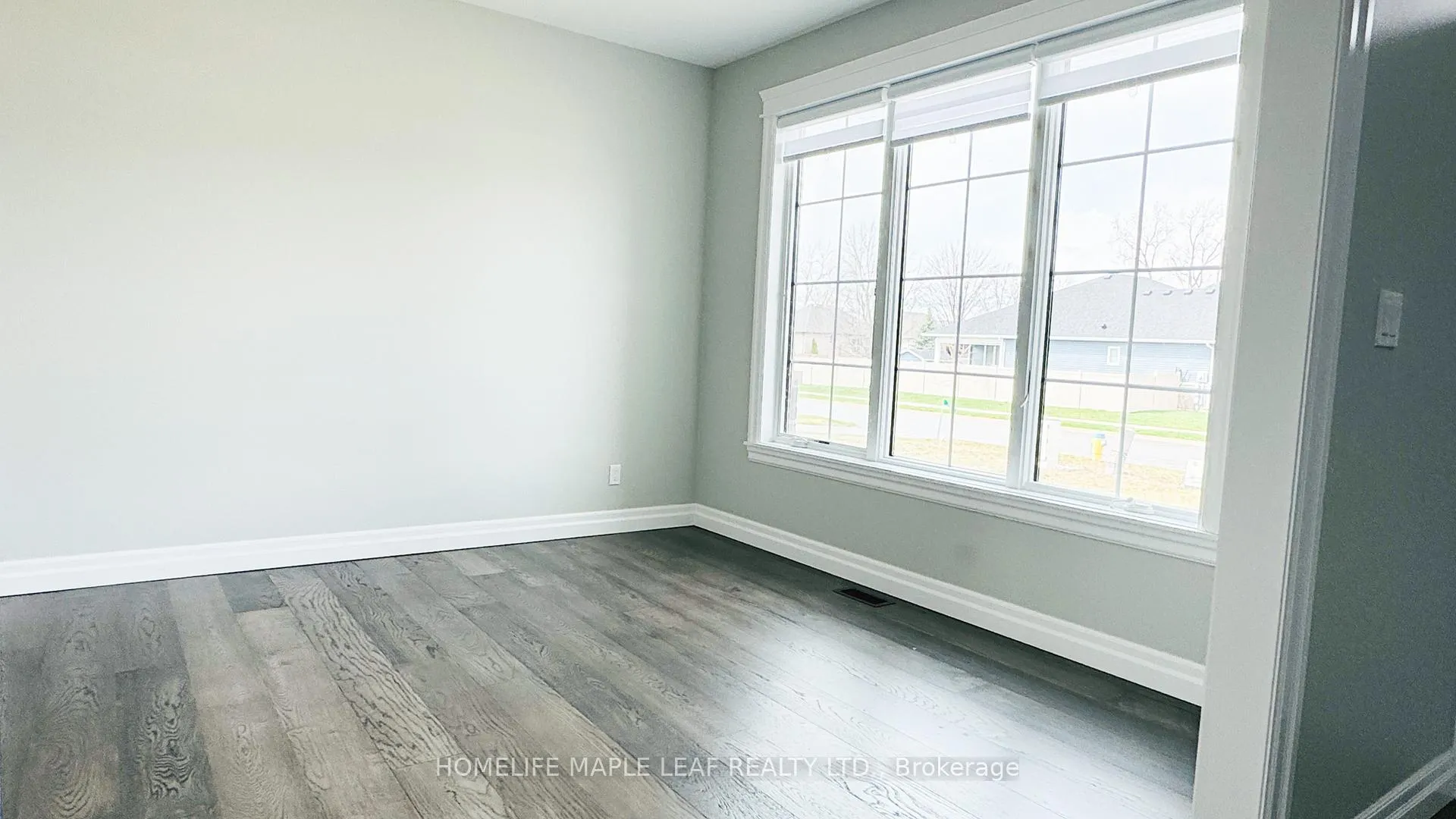 Photo 9 of 310 Blake Avenue, Lakeshore — HOMEH