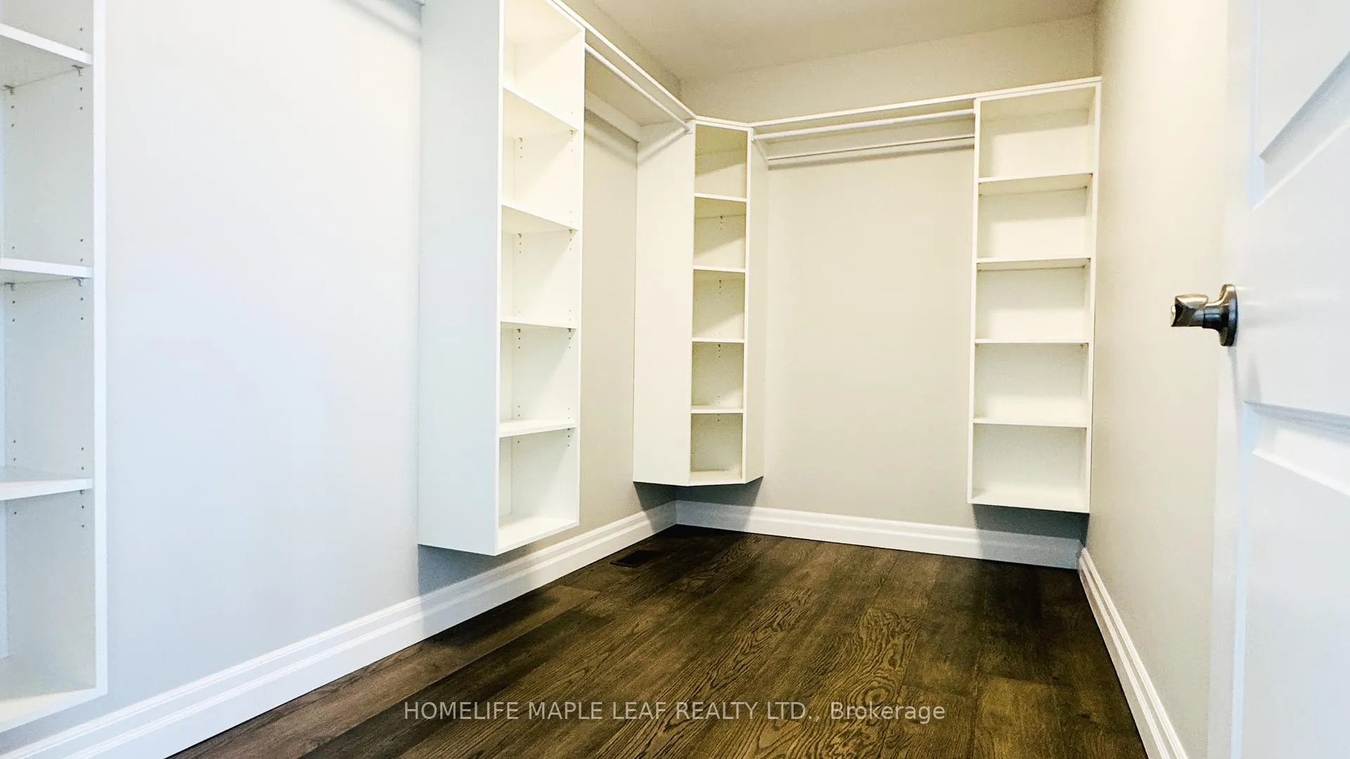 Photo 14 of 310 Blake Avenue, Lakeshore — HOMEH