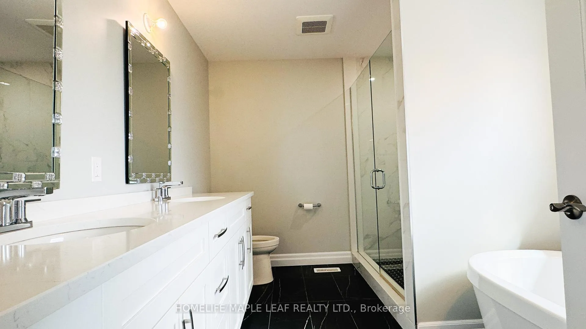 Photo 15 of 310 Blake Avenue, Lakeshore — HOMEH