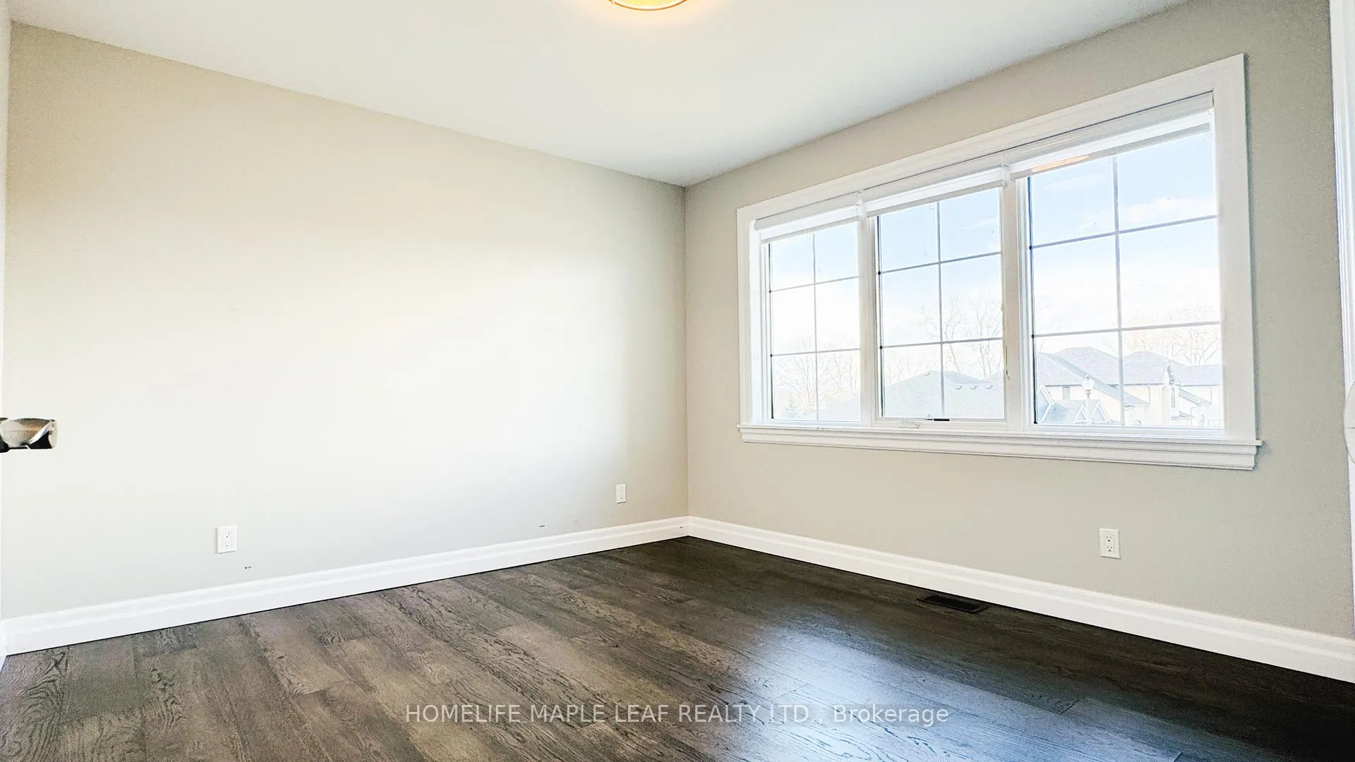 Photo 16 of 310 Blake Avenue, Lakeshore — HOMEH