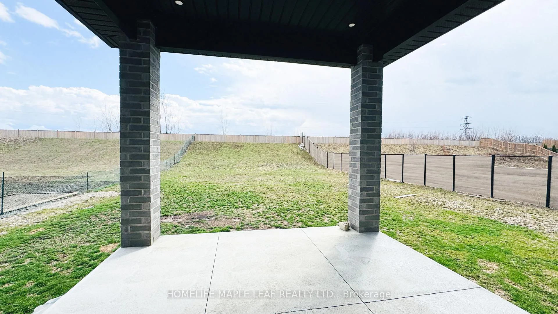 Photo 23 of 310 Blake Avenue, Lakeshore — HOMEH