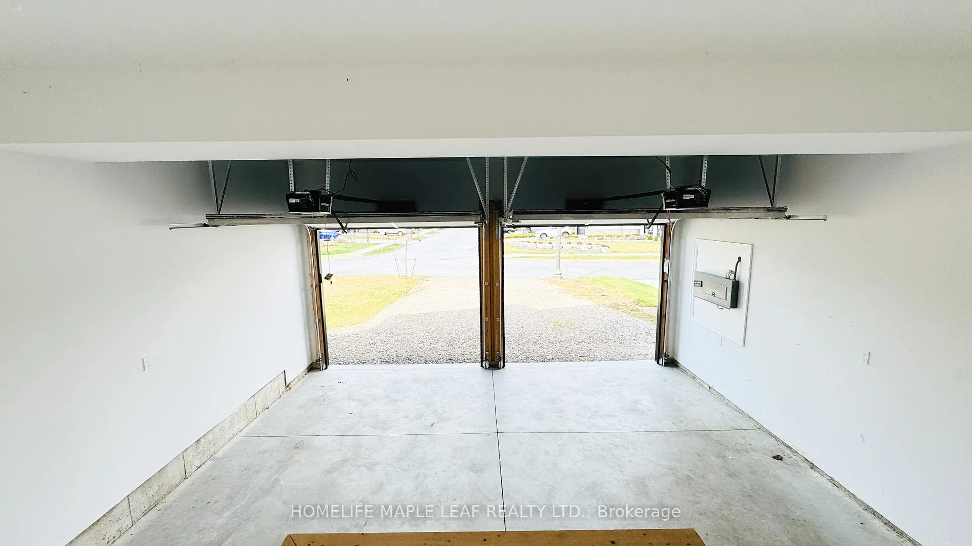 Photo 24 of 310 Blake Avenue, Lakeshore — HOMEH