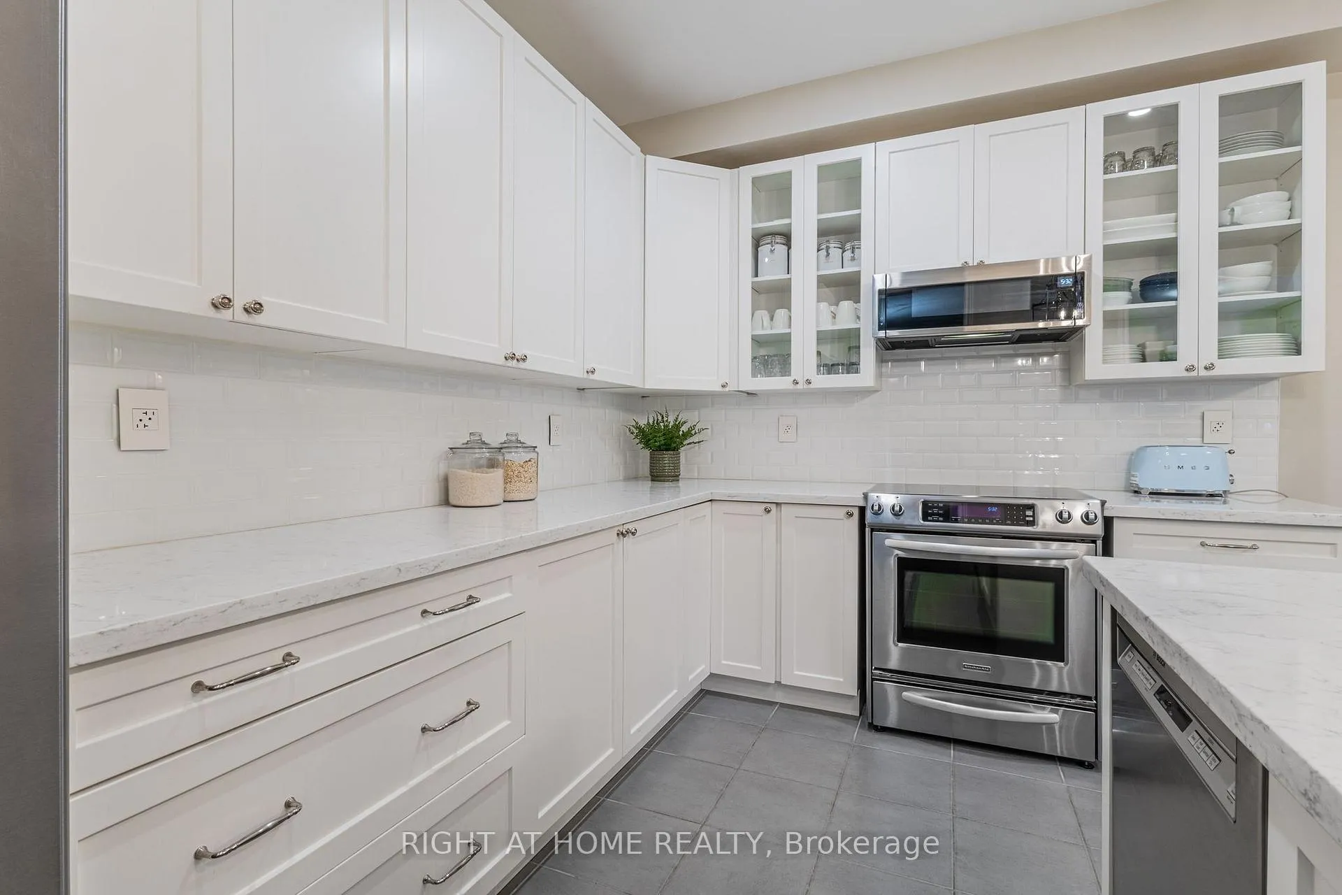 Photo 9 of 488 Mcgibbon Drive, Milton, Clarke — HOMEH