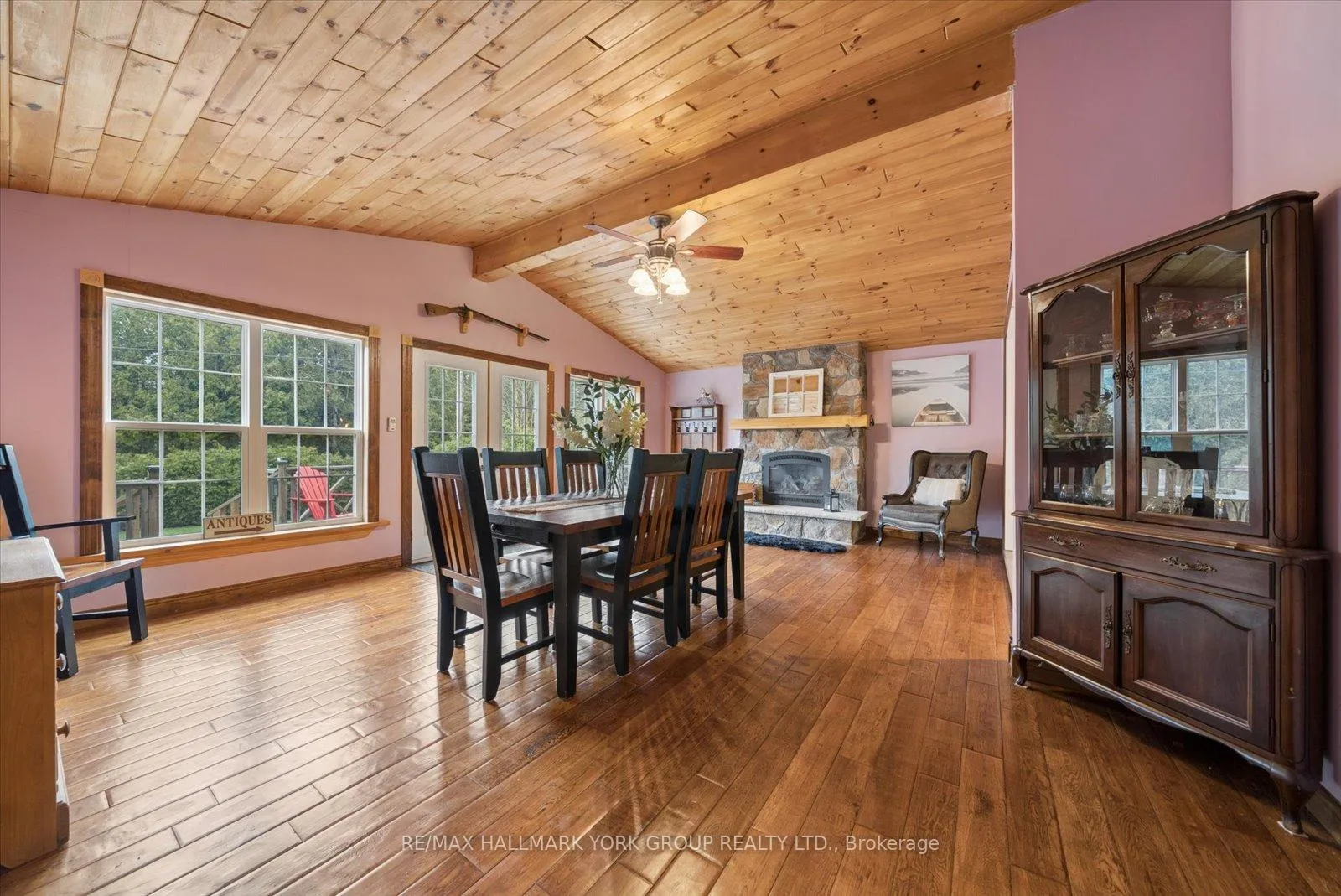 Photo 10 of 836 Crescent Beach Road, Georgina, Historic Lakeshore Communities — HOMEH