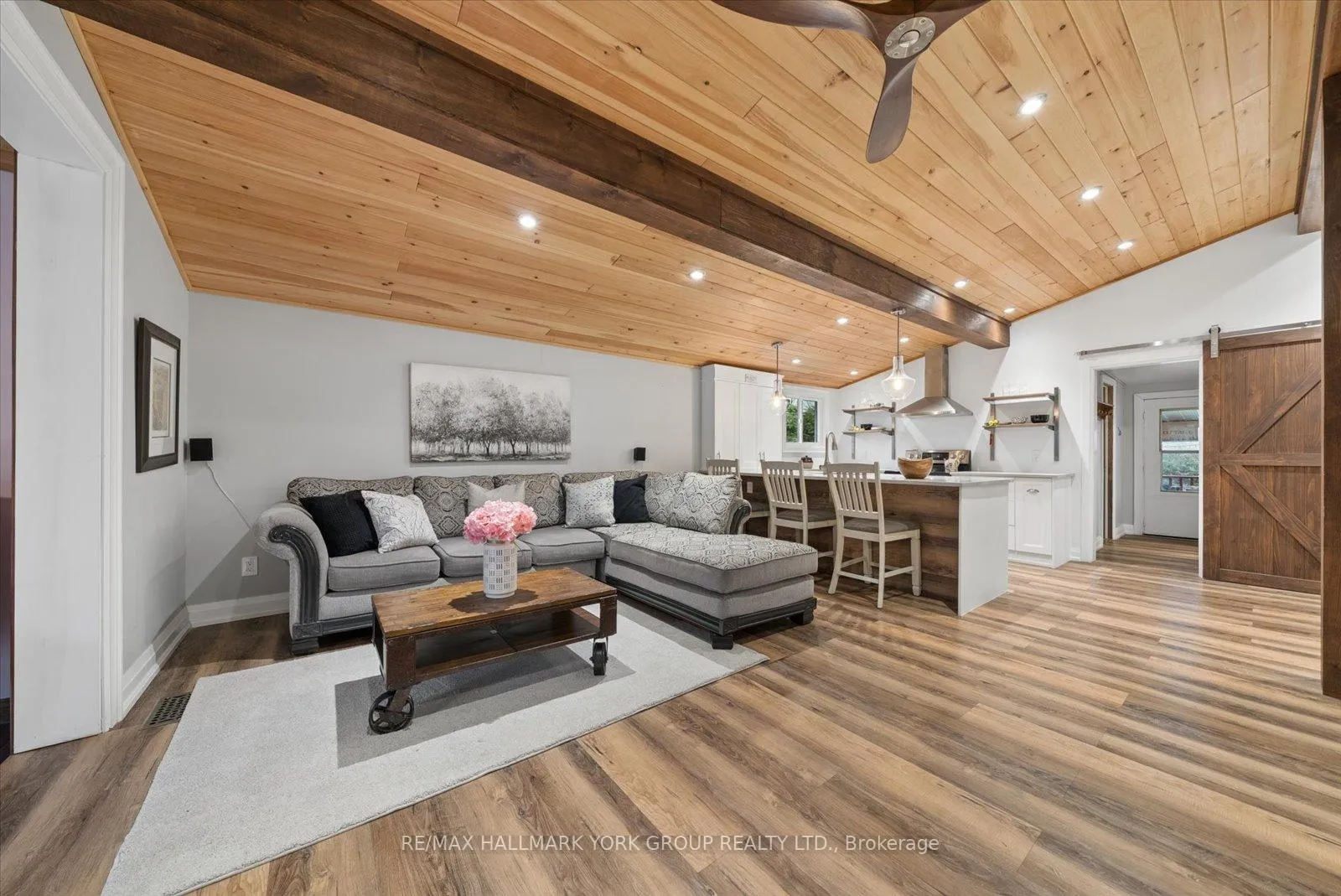 Photo 13 of 836 Crescent Beach Road, Georgina, Historic Lakeshore Communities — HOMEH