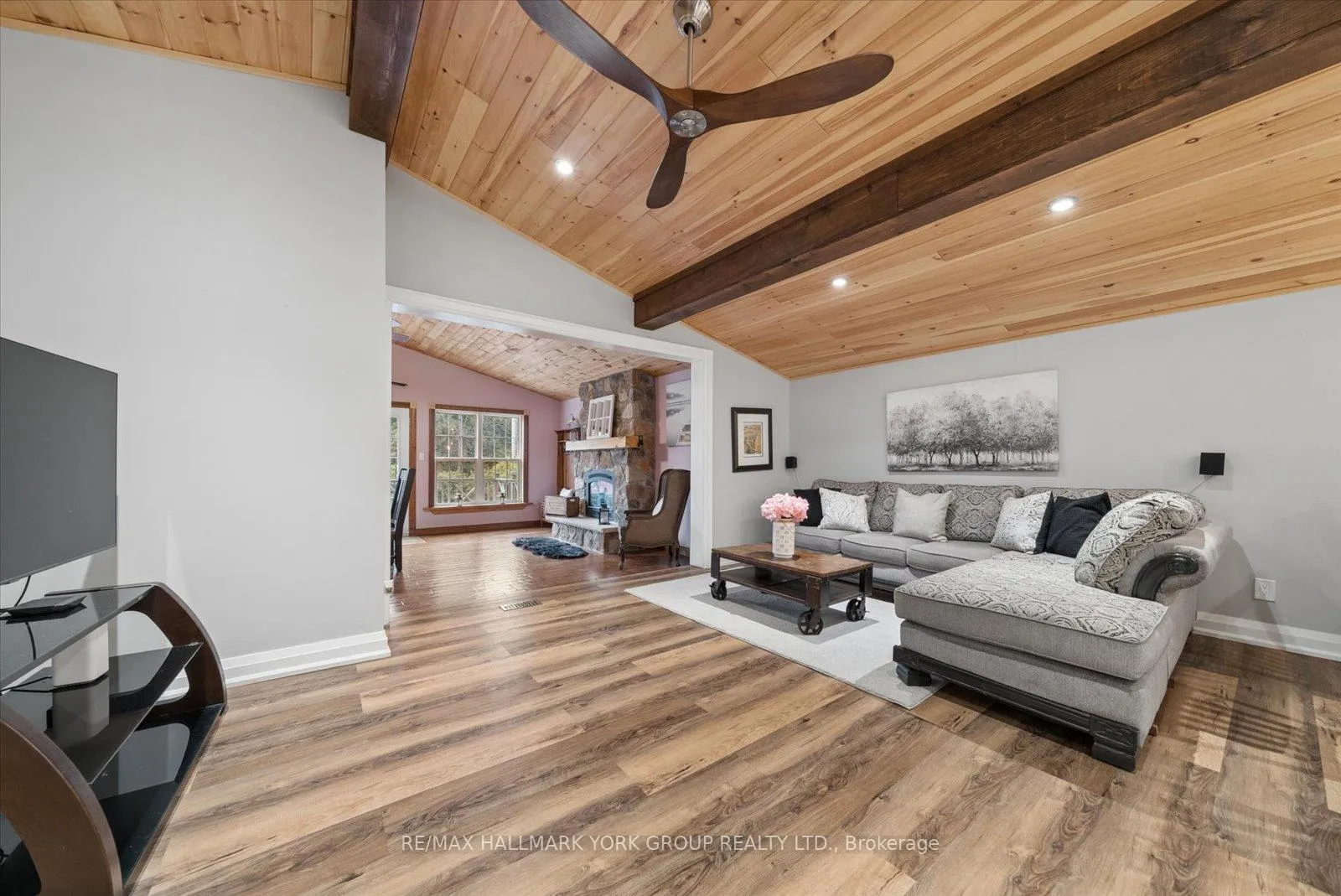 Photo 14 of 836 Crescent Beach Road, Georgina, Historic Lakeshore Communities — HOMEH