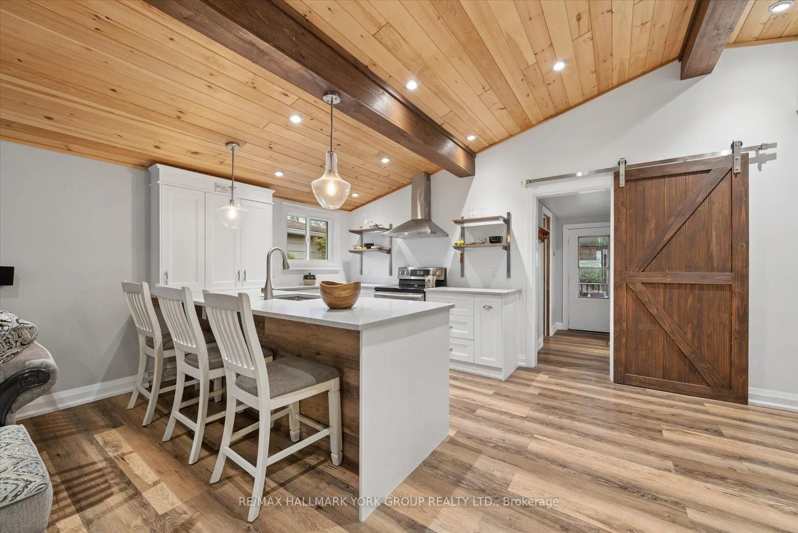 Photo 15 of 836 Crescent Beach Road, Georgina, Historic Lakeshore Communities — HOMEH