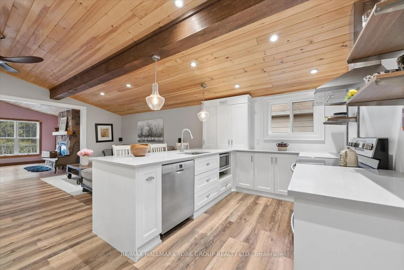 Photo 16 of 836 Crescent Beach Road, Georgina, Historic Lakeshore Communities — HOMEH