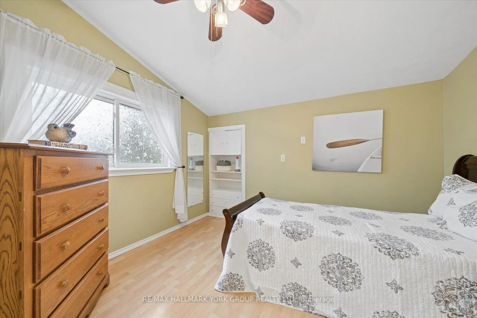 Photo 21 of 836 Crescent Beach Road, Georgina, Historic Lakeshore Communities — HOMEH