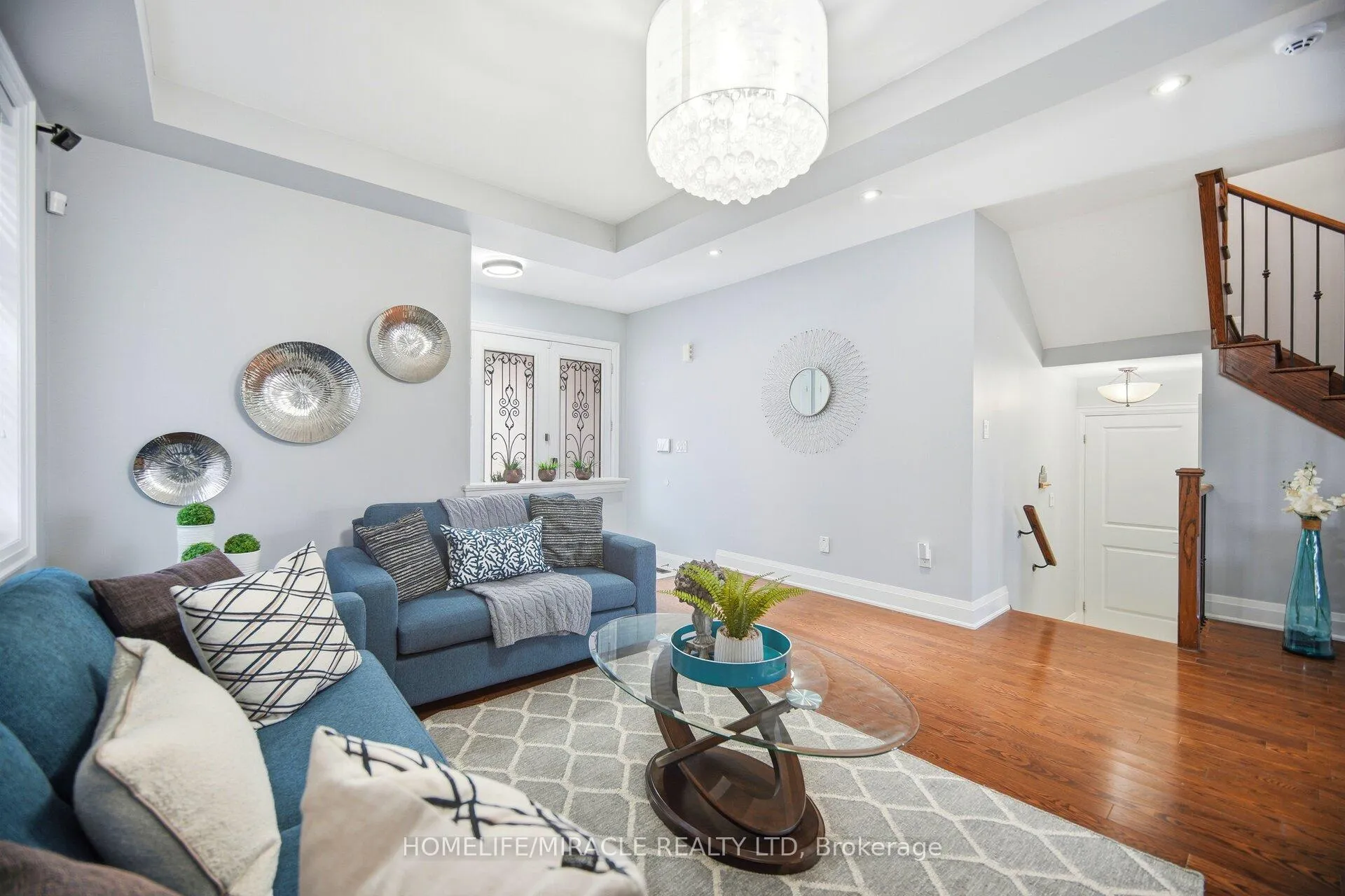 Photo 6 of 162 Coastline Drive, Brampton, Bram West — HOMEH