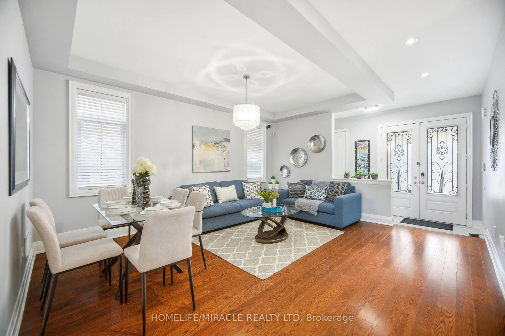 Photo 8 of 162 Coastline Drive, Brampton, Bram West — HOMEH