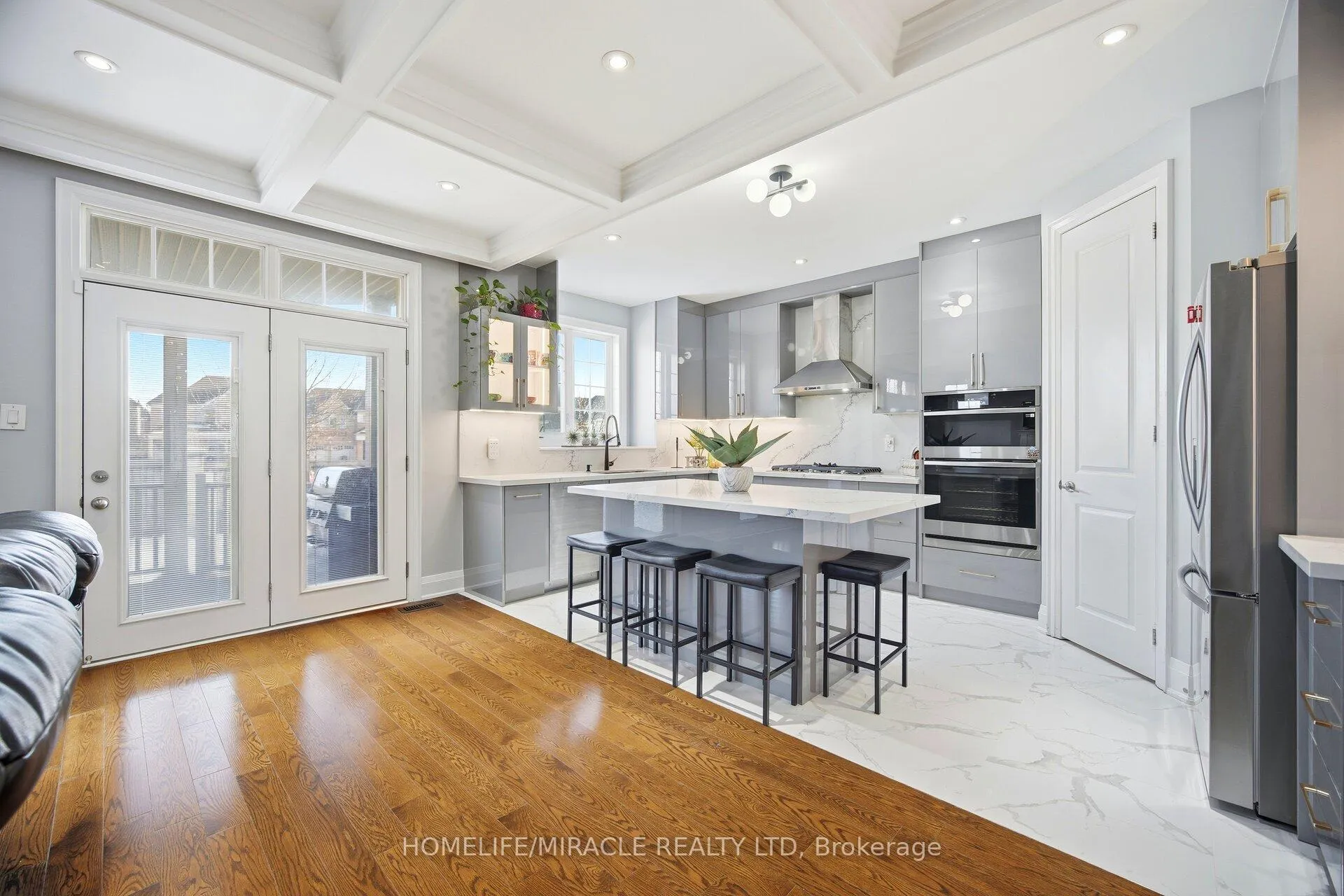 Photo 10 of 162 Coastline Drive, Brampton, Bram West — HOMEH