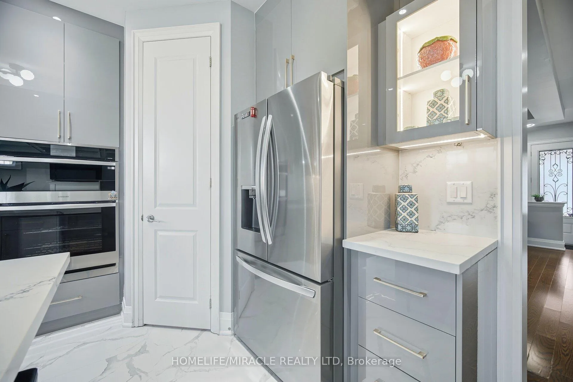 Photo 16 of 162 Coastline Drive, Brampton, Bram West — HOMEH
