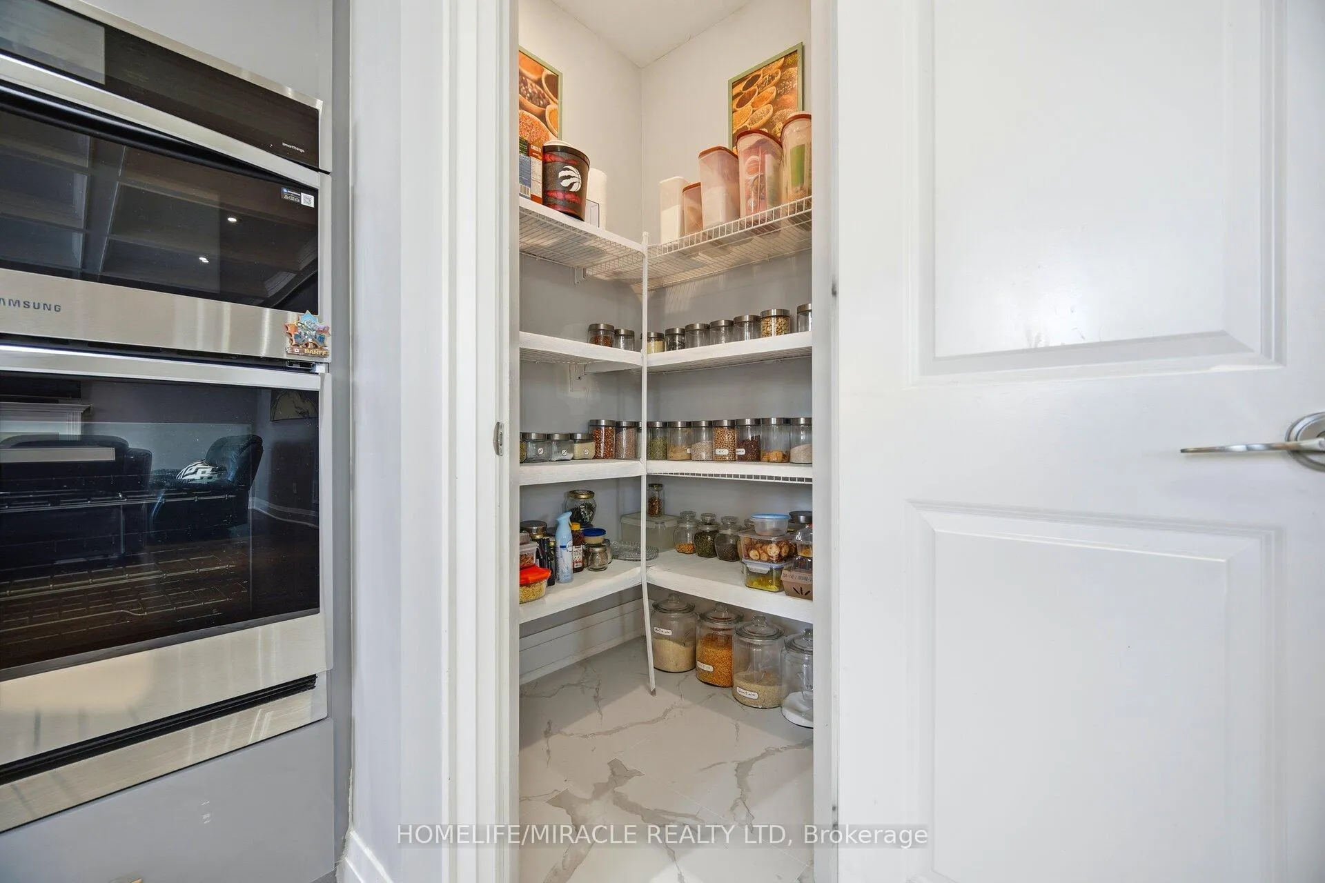 Photo 17 of 162 Coastline Drive, Brampton, Bram West — HOMEH