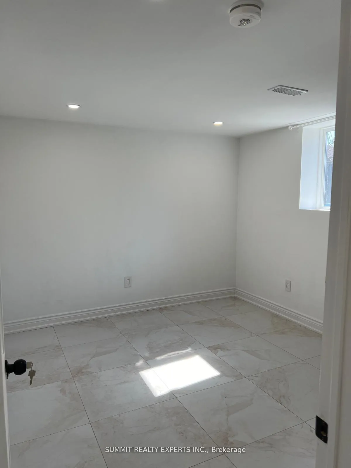 Photo 23 of 43 Charters Road, Brampton, Madoc — HOMEH