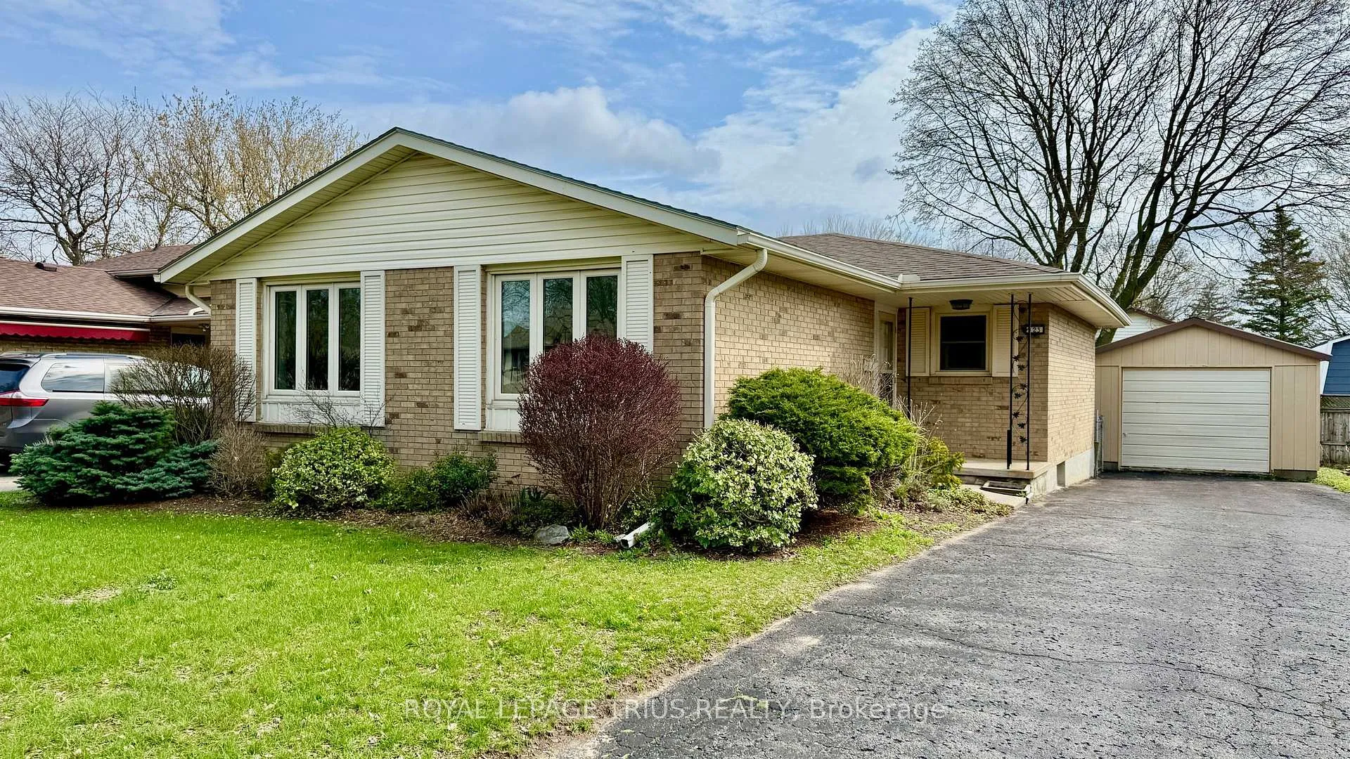 Photo 1 of 123 Oak Street, Norfolk, Simcoe — HOMEH