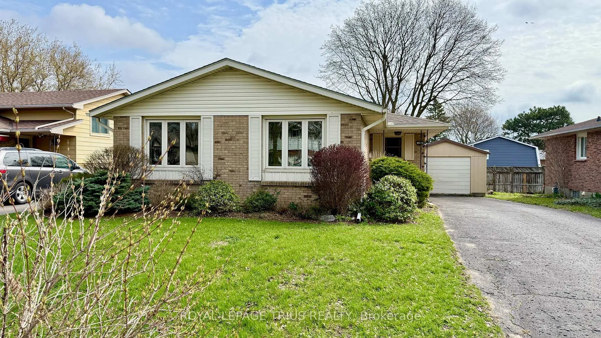 Photo 2 of 123 Oak Street, Norfolk, Simcoe — HOMEH