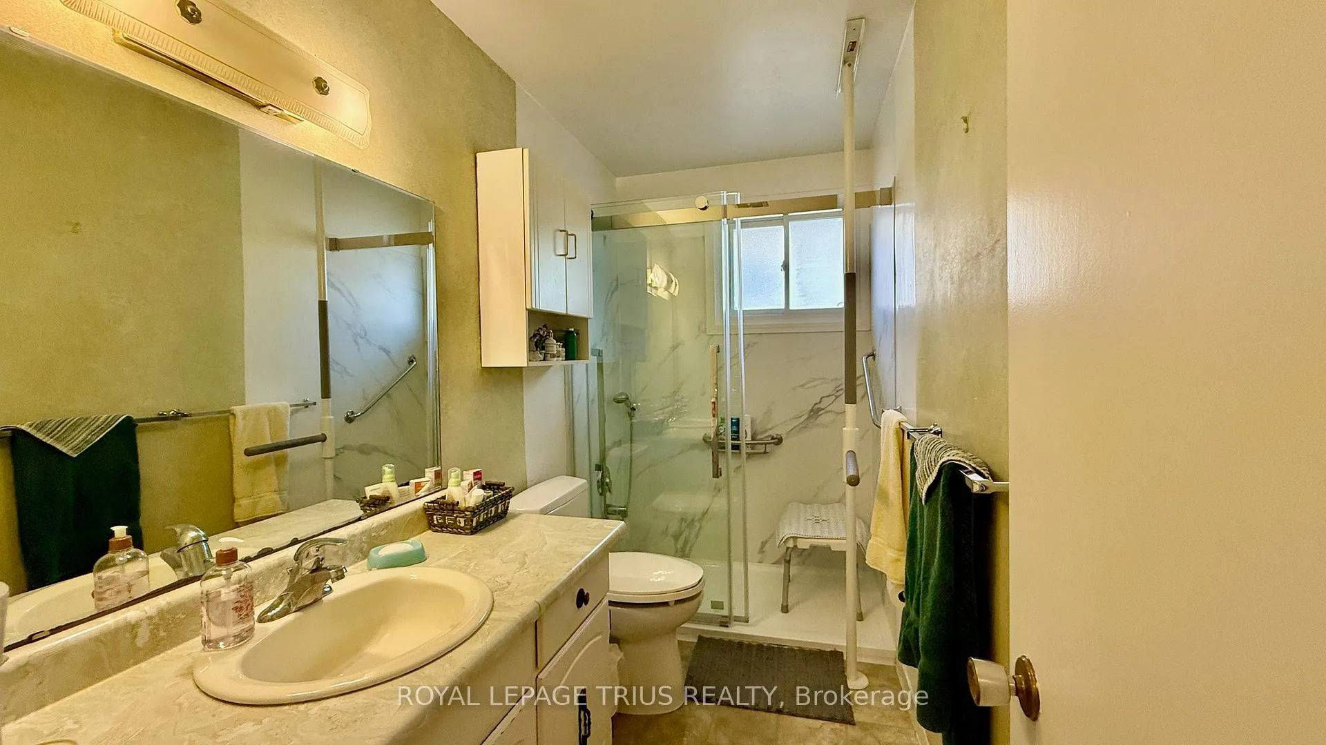 Photo 14 of 123 Oak Street, Norfolk, Simcoe — HOMEH