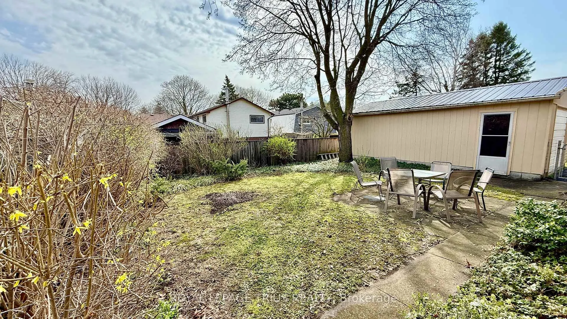 Photo 26 of 123 Oak Street, Norfolk, Simcoe — HOMEH