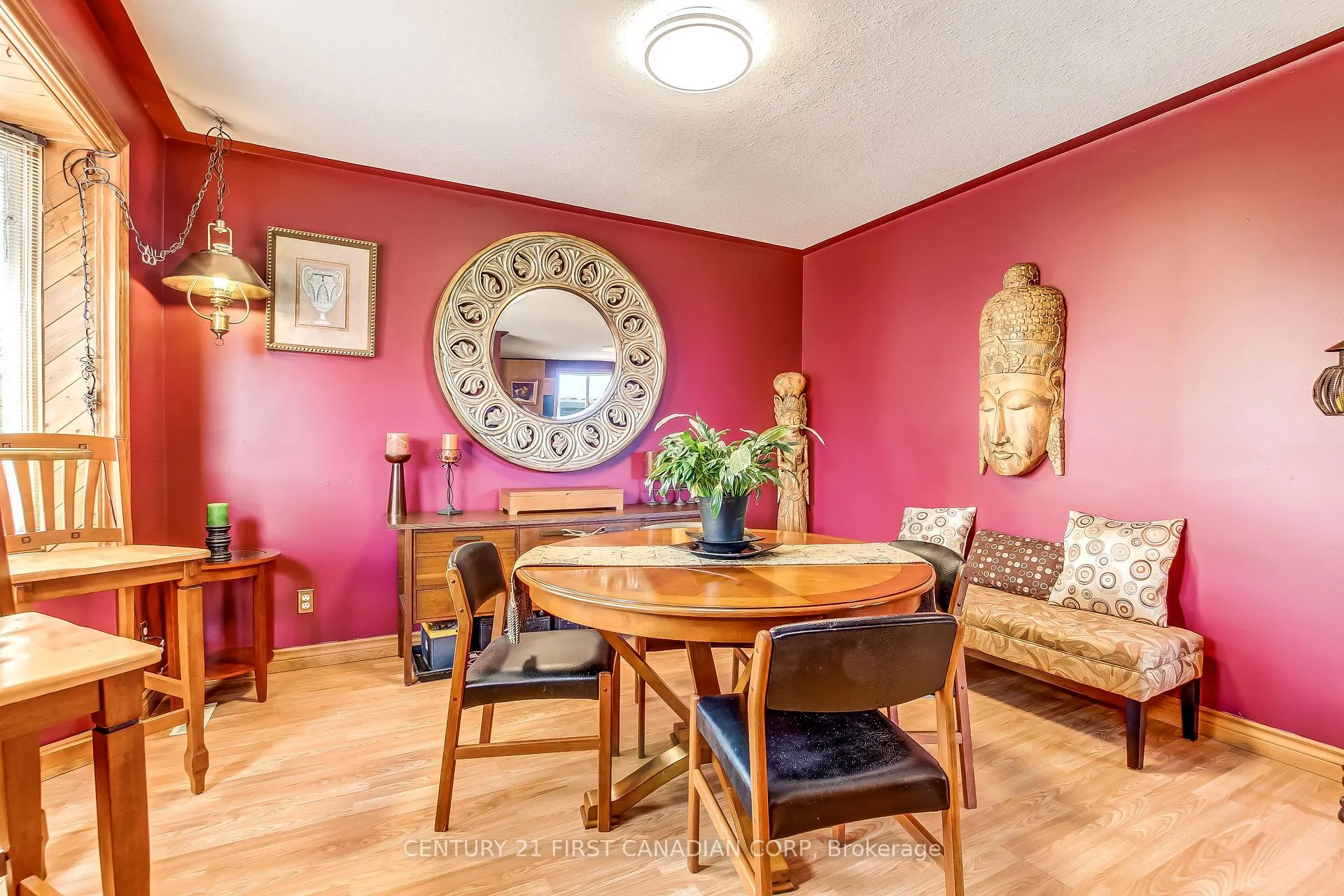 Photo 4 of 114 Connaught Avenue, London, East G — HOMEH