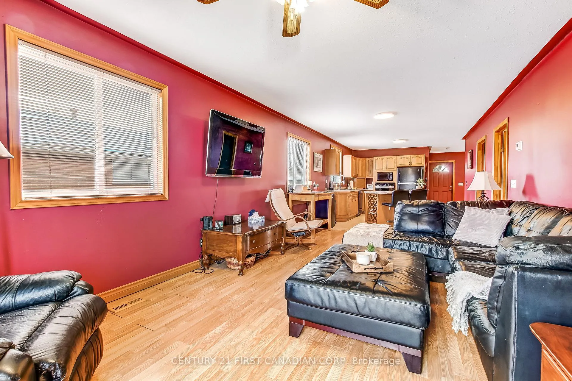 Photo 10 of 114 Connaught Avenue, London, East G — HOMEH