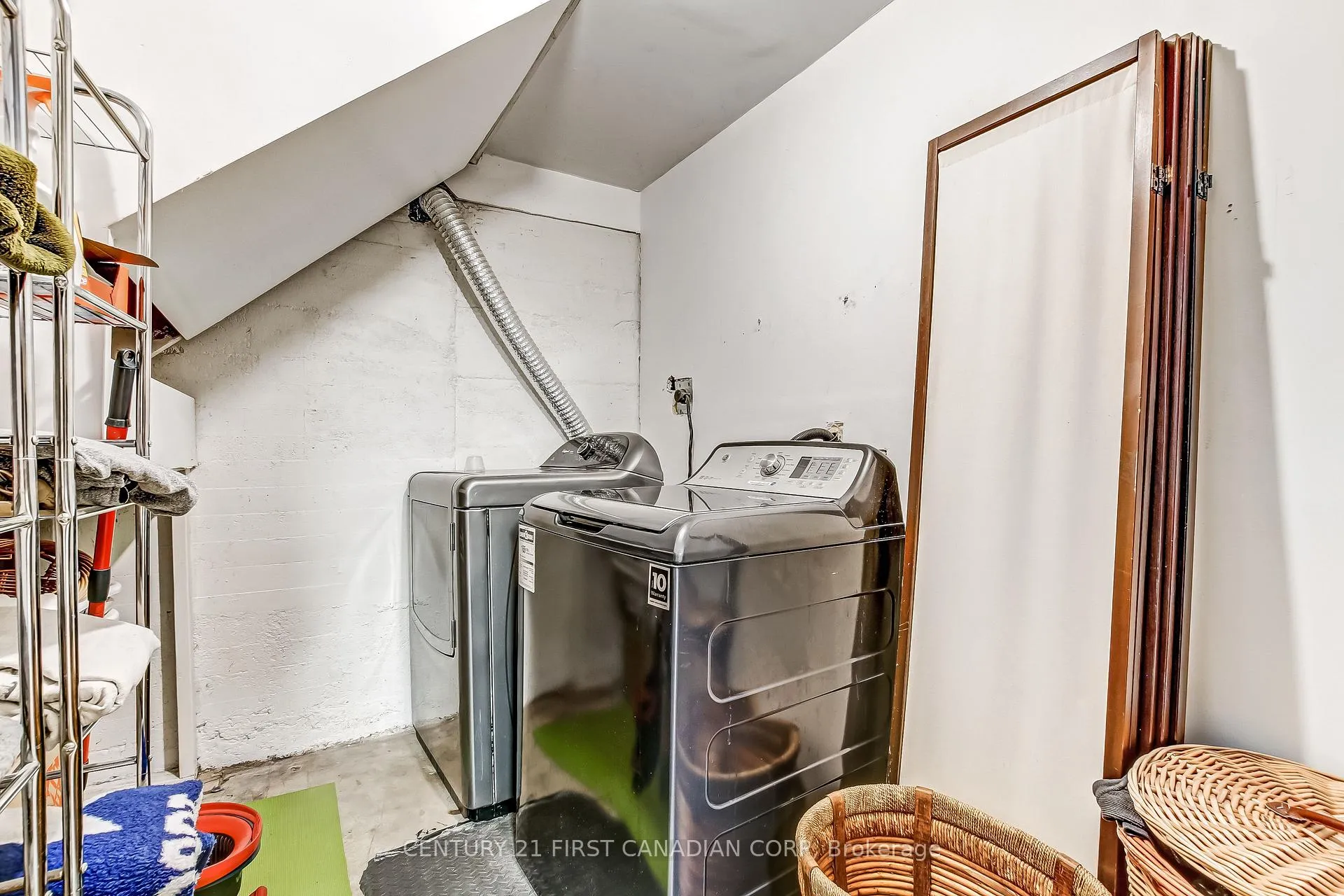 Photo 15 of 114 Connaught Avenue, London, East G — HOMEH