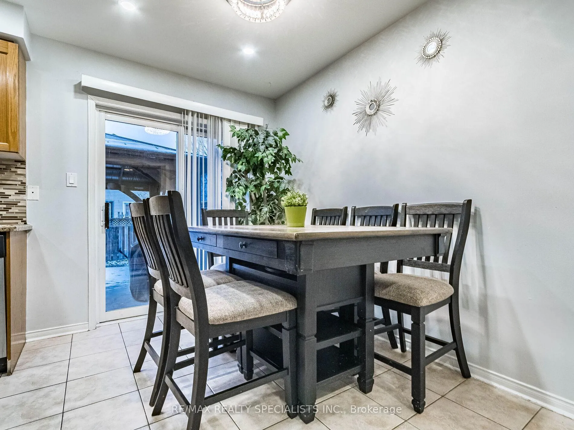Photo 13 of 203 Sherwood Road, Milton, Dempsey — HOMEH
