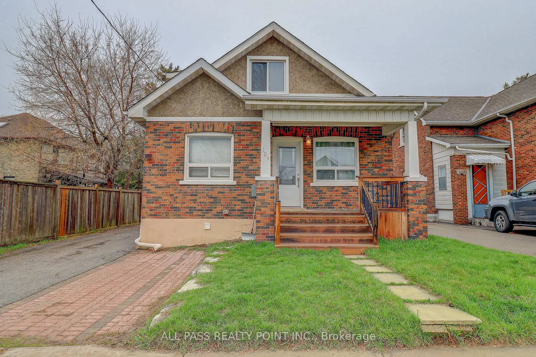 Photo 2 of 104 Conant Street, Oshawa, Lakeview — HOMEH