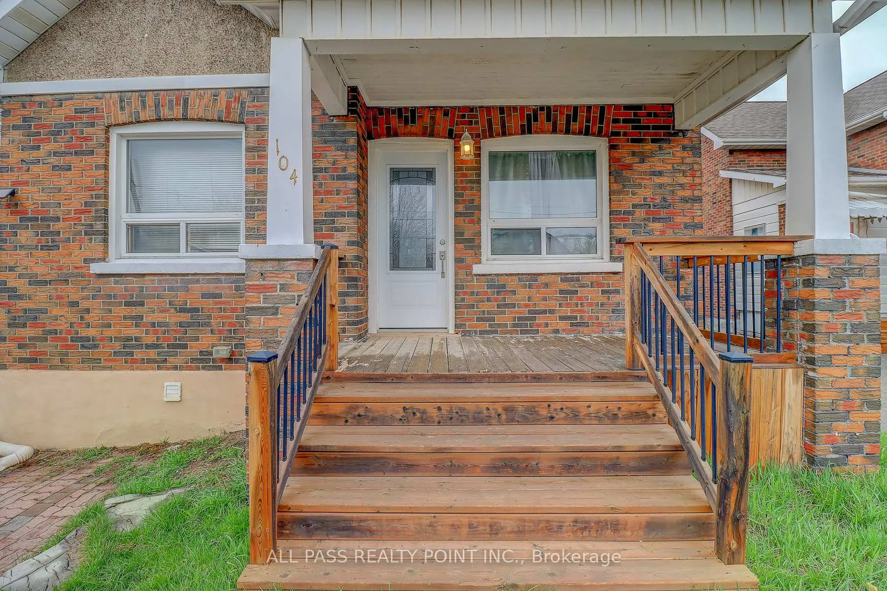 Photo 3 of 104 Conant Street, Oshawa, Lakeview — HOMEH