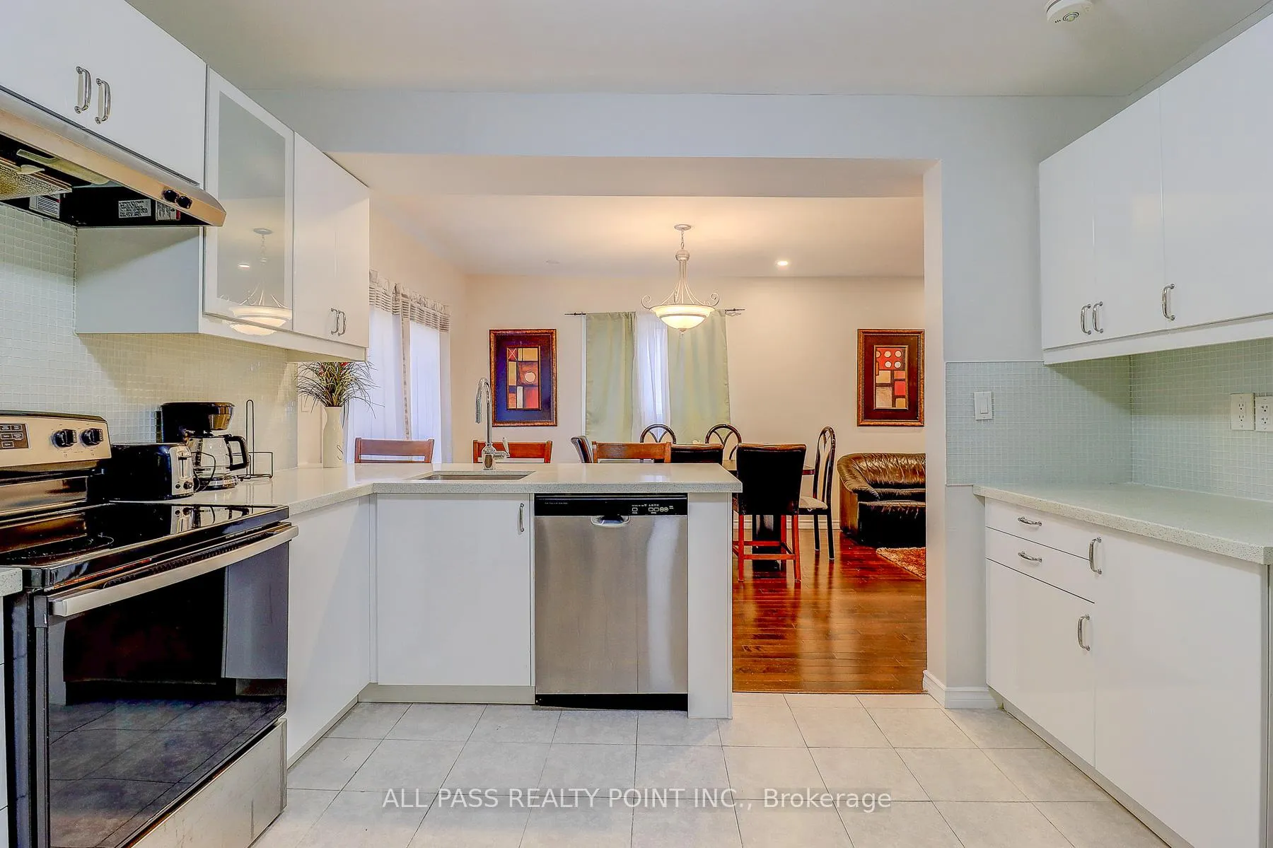 Photo 9 of 104 Conant Street, Oshawa, Lakeview — HOMEH