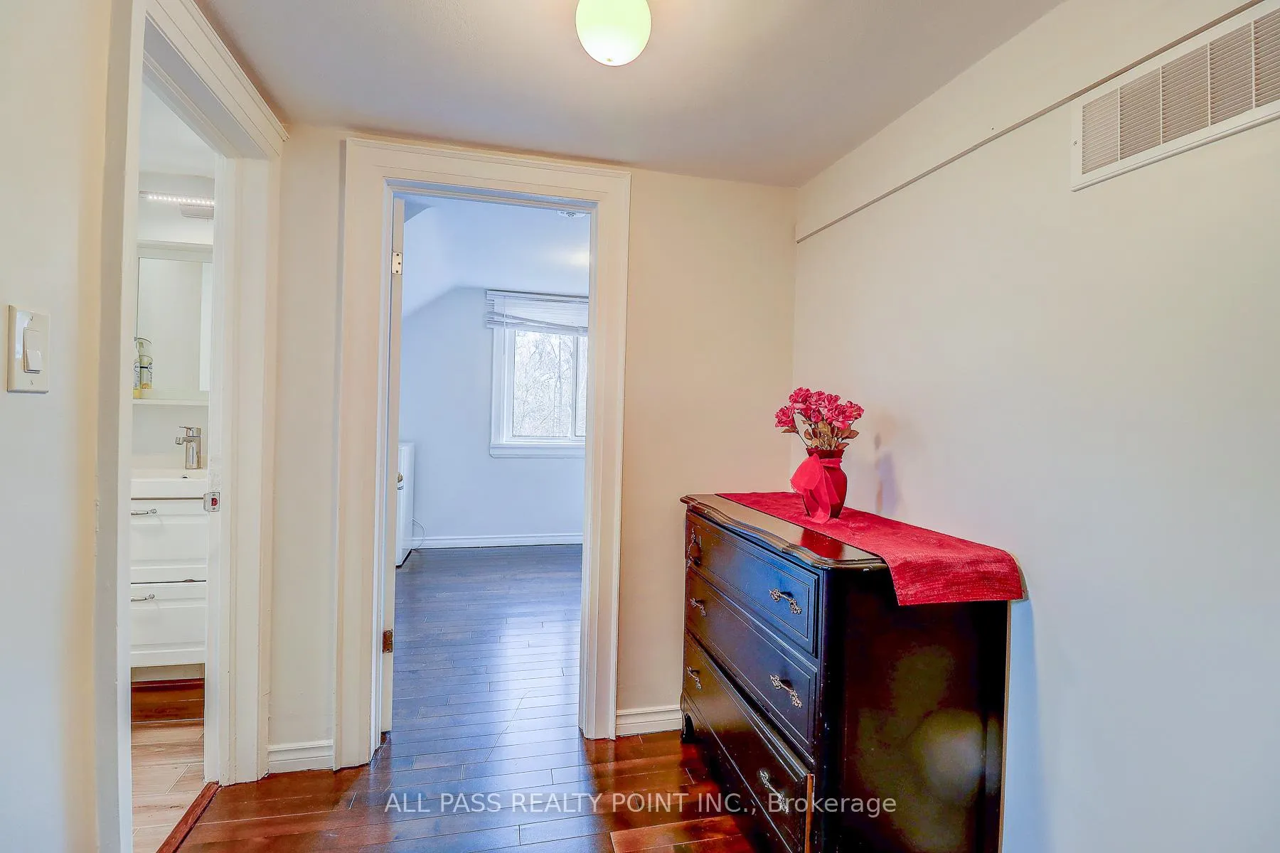 Photo 15 of 104 Conant Street, Oshawa, Lakeview — HOMEH