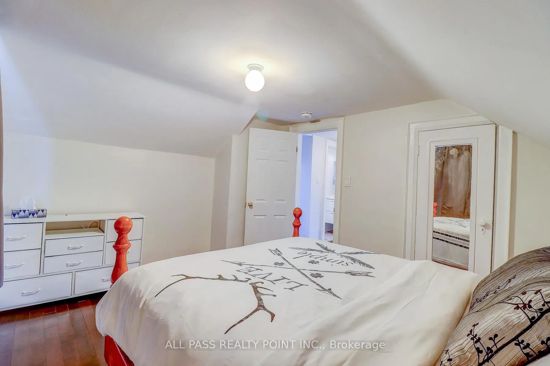 Photo 16 of 104 Conant Street, Oshawa, Lakeview — HOMEH