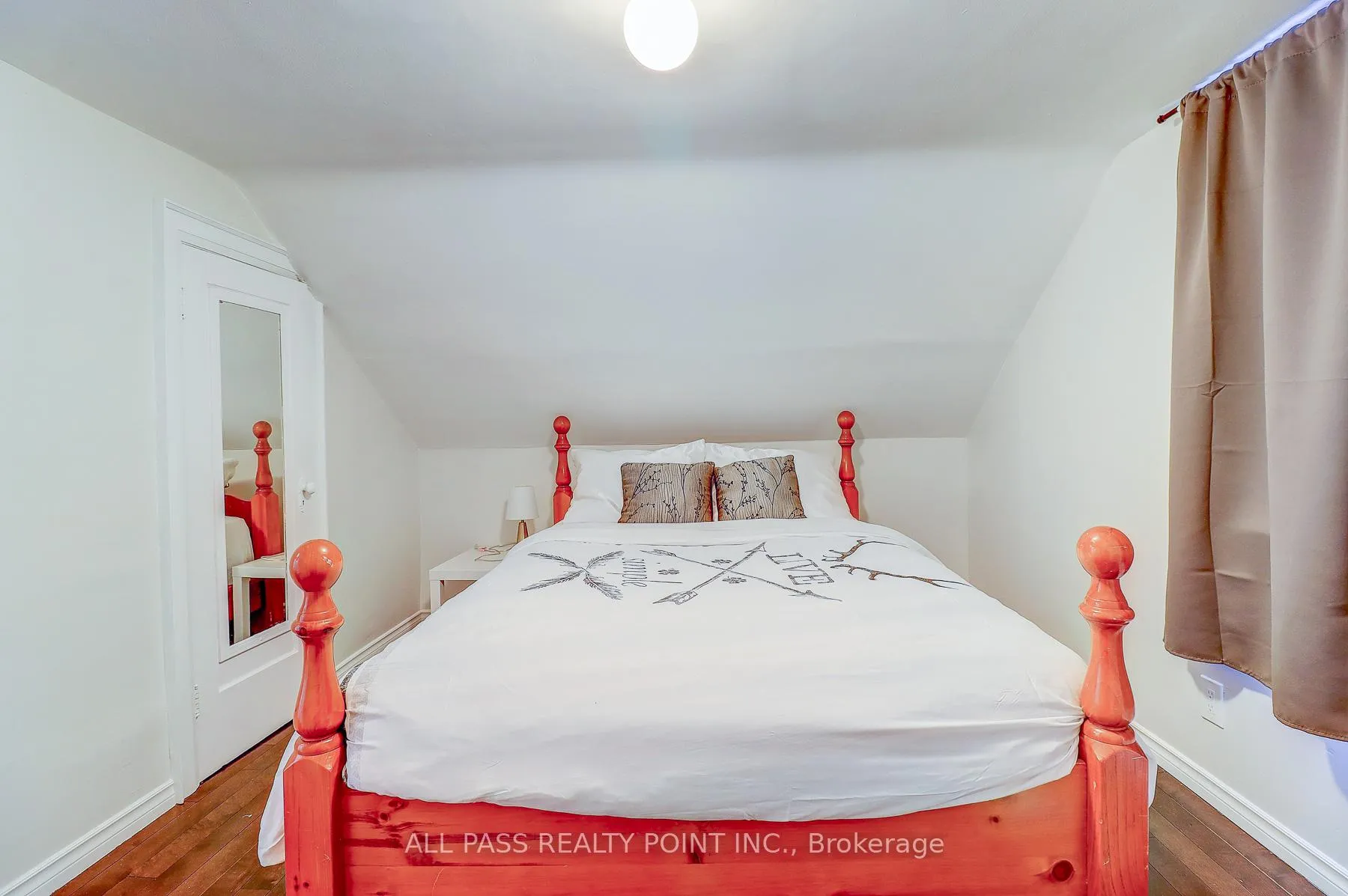 Photo 17 of 104 Conant Street, Oshawa, Lakeview — HOMEH