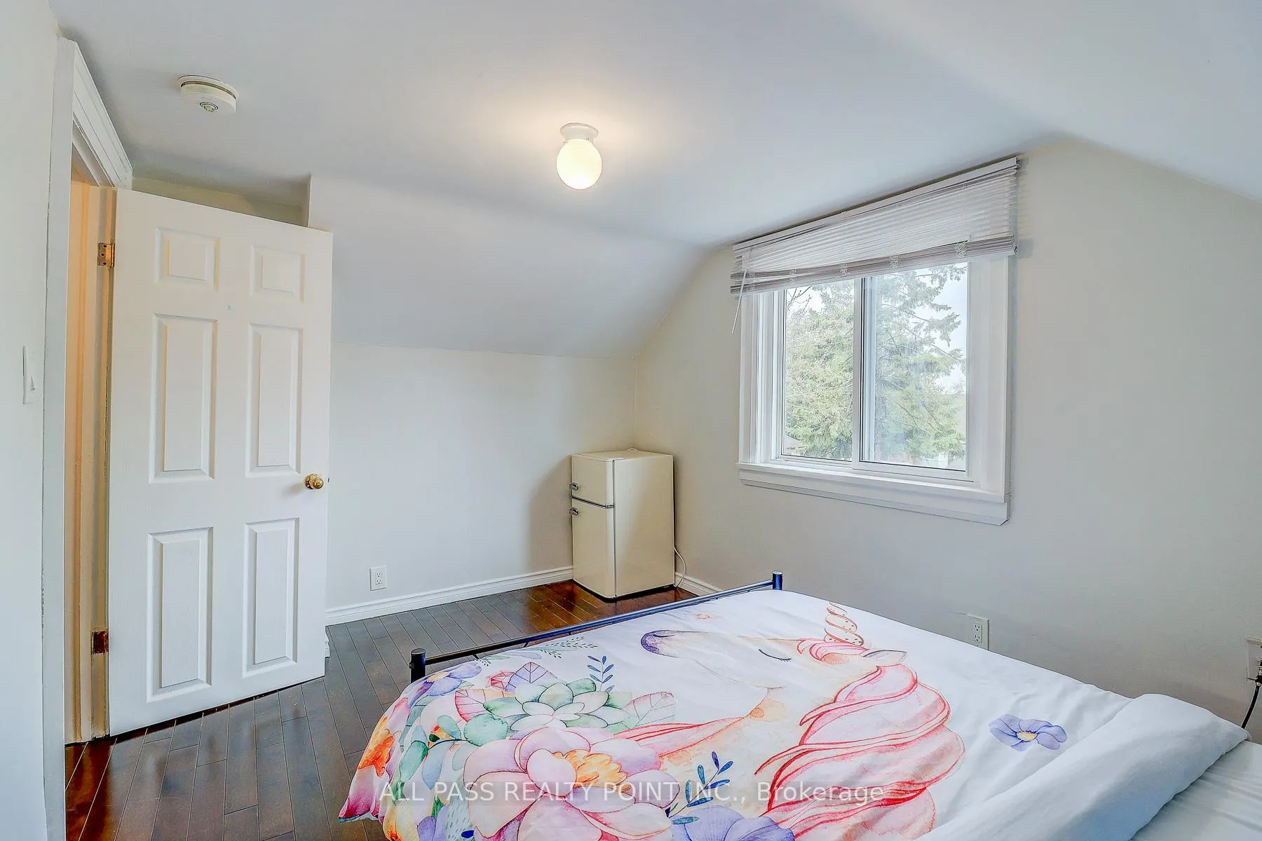 Photo 18 of 104 Conant Street, Oshawa, Lakeview — HOMEH