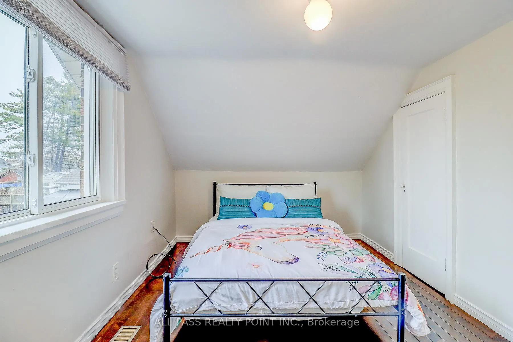 Photo 19 of 104 Conant Street, Oshawa, Lakeview — HOMEH