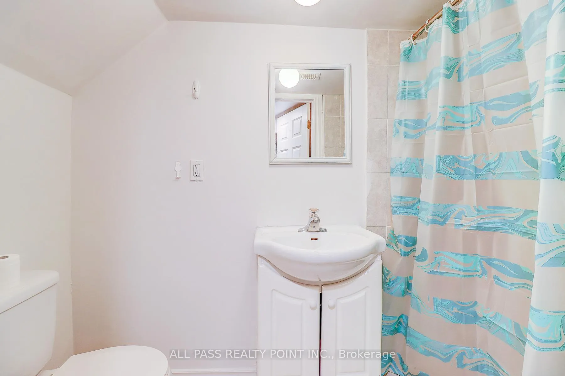 Photo 20 of 104 Conant Street, Oshawa, Lakeview — HOMEH